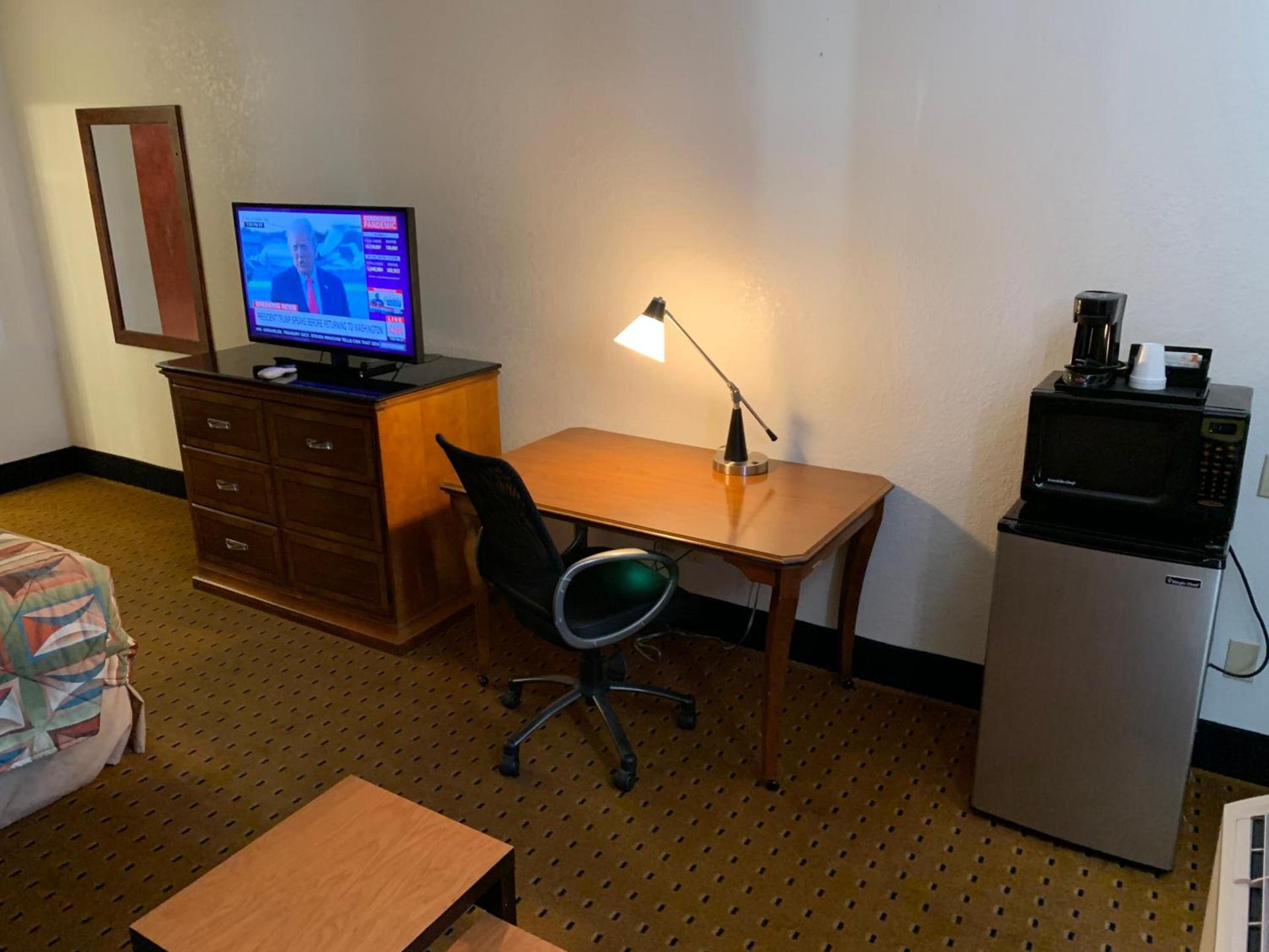 Brentwood Inn & Suites photo 6
