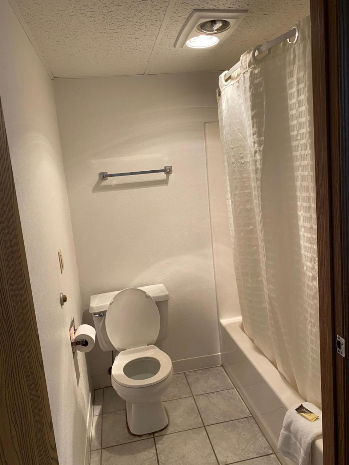 Americas Best Value Inn Champaign photo 3