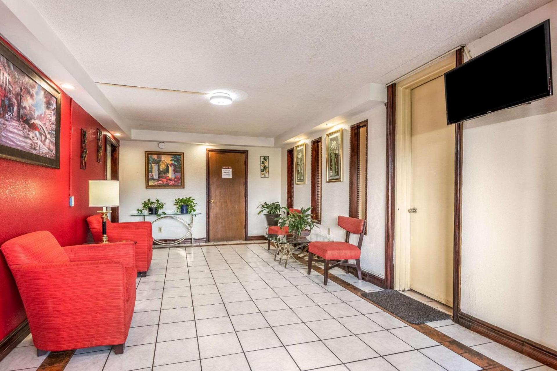 Econo Lodge Charlotte Airport Area photo 7