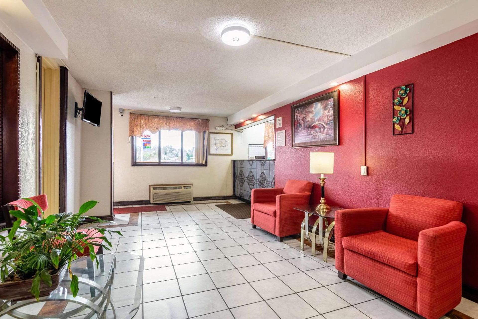 Econo Lodge Charlotte Airport Area photo 8