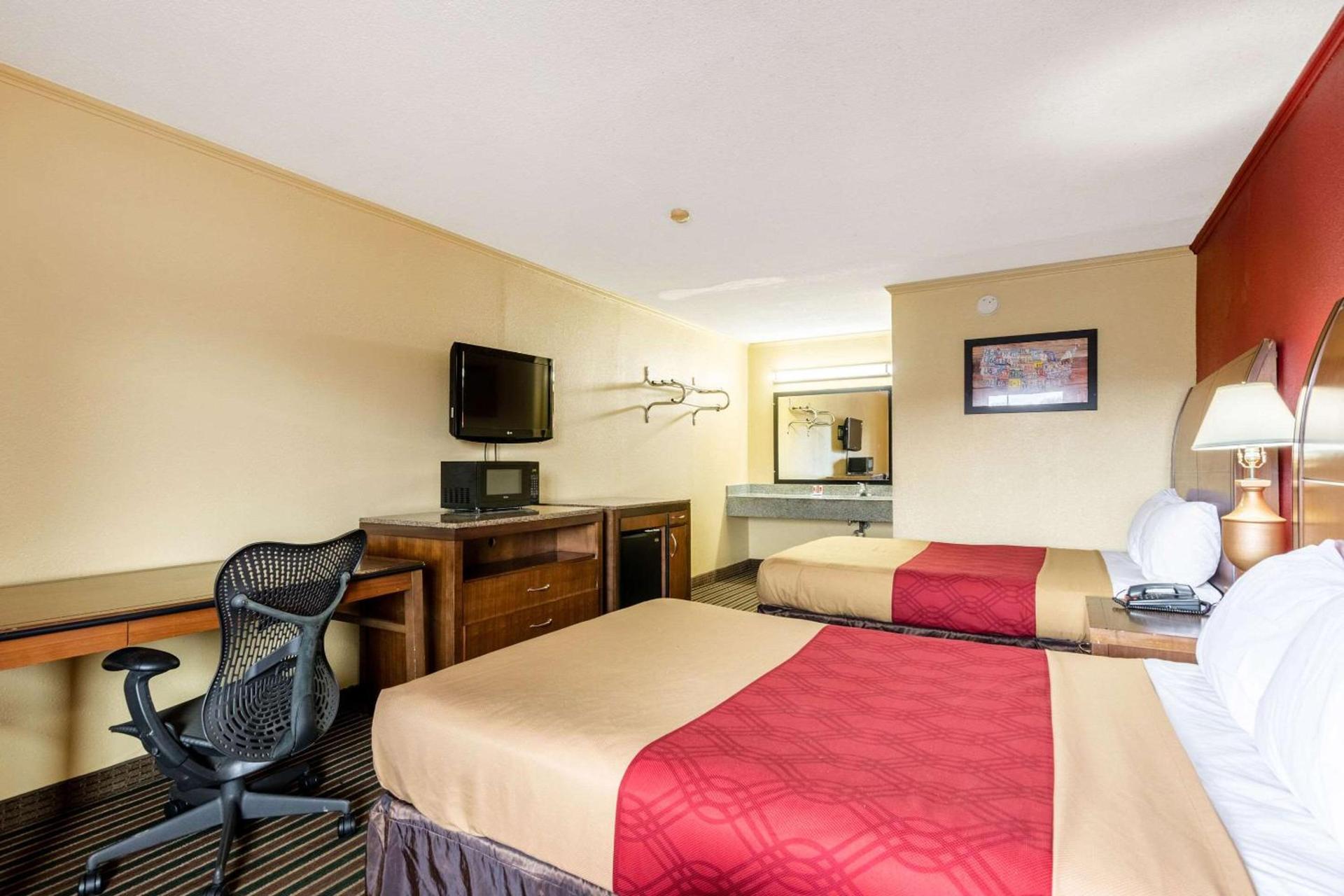 Econo Lodge Charlotte Airport Area photo 10