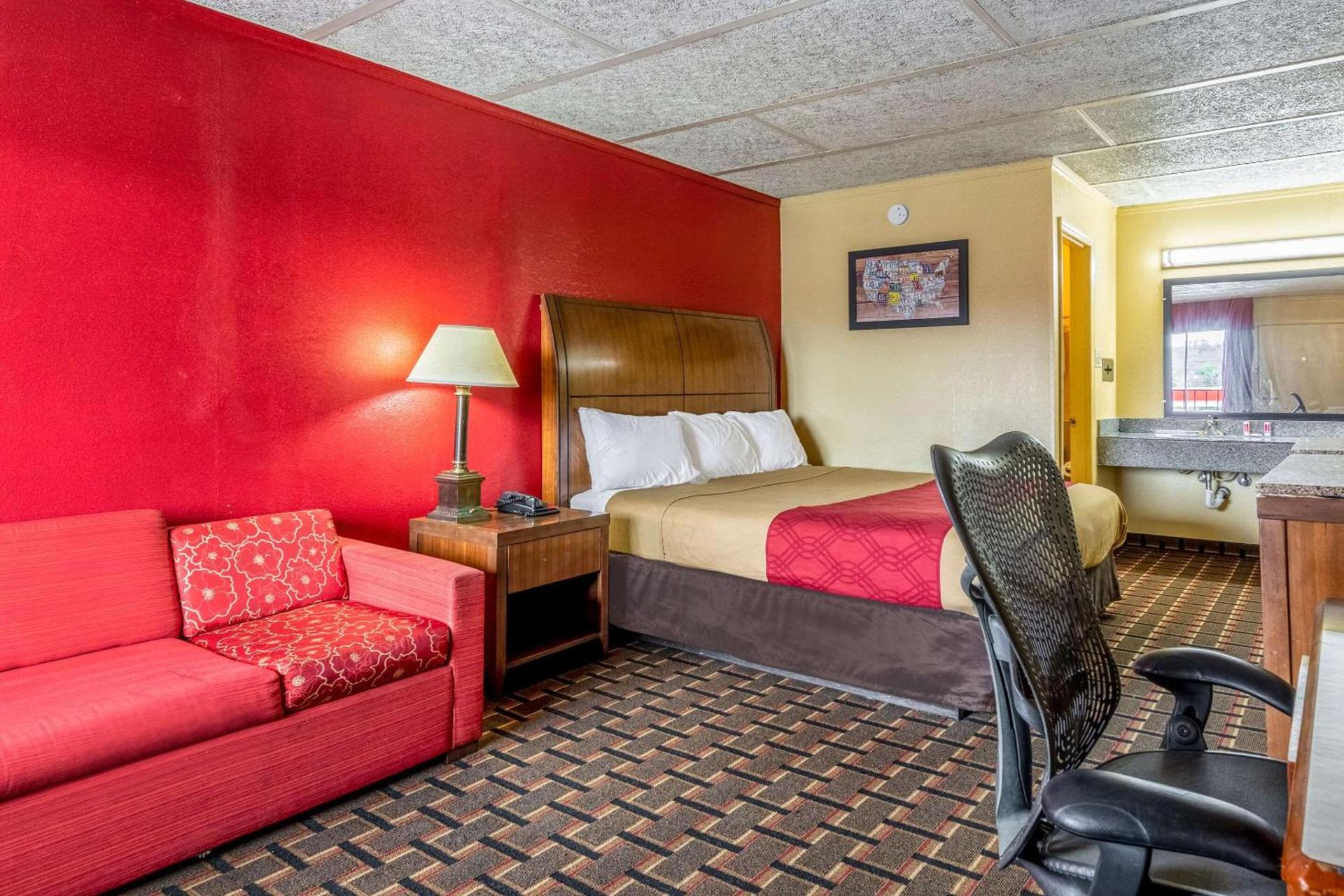 Econo Lodge Charlotte Airport Area photo 13