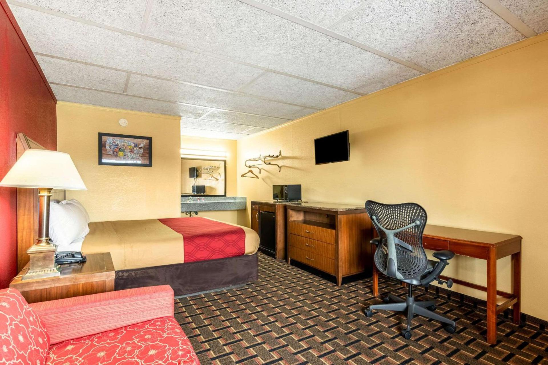 Econo Lodge Charlotte Airport Area photo 14