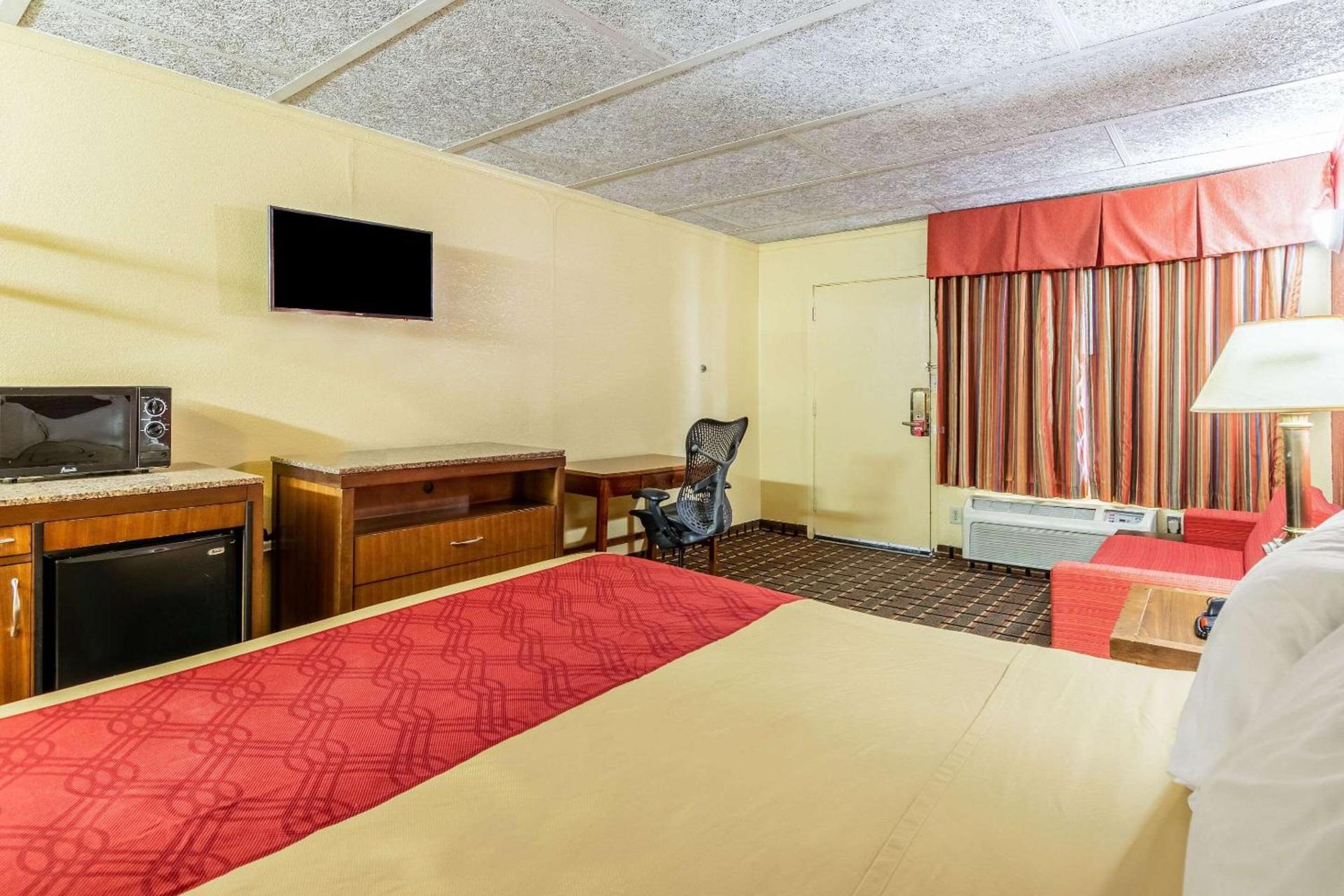 Econo Lodge Charlotte Airport Area photo 16