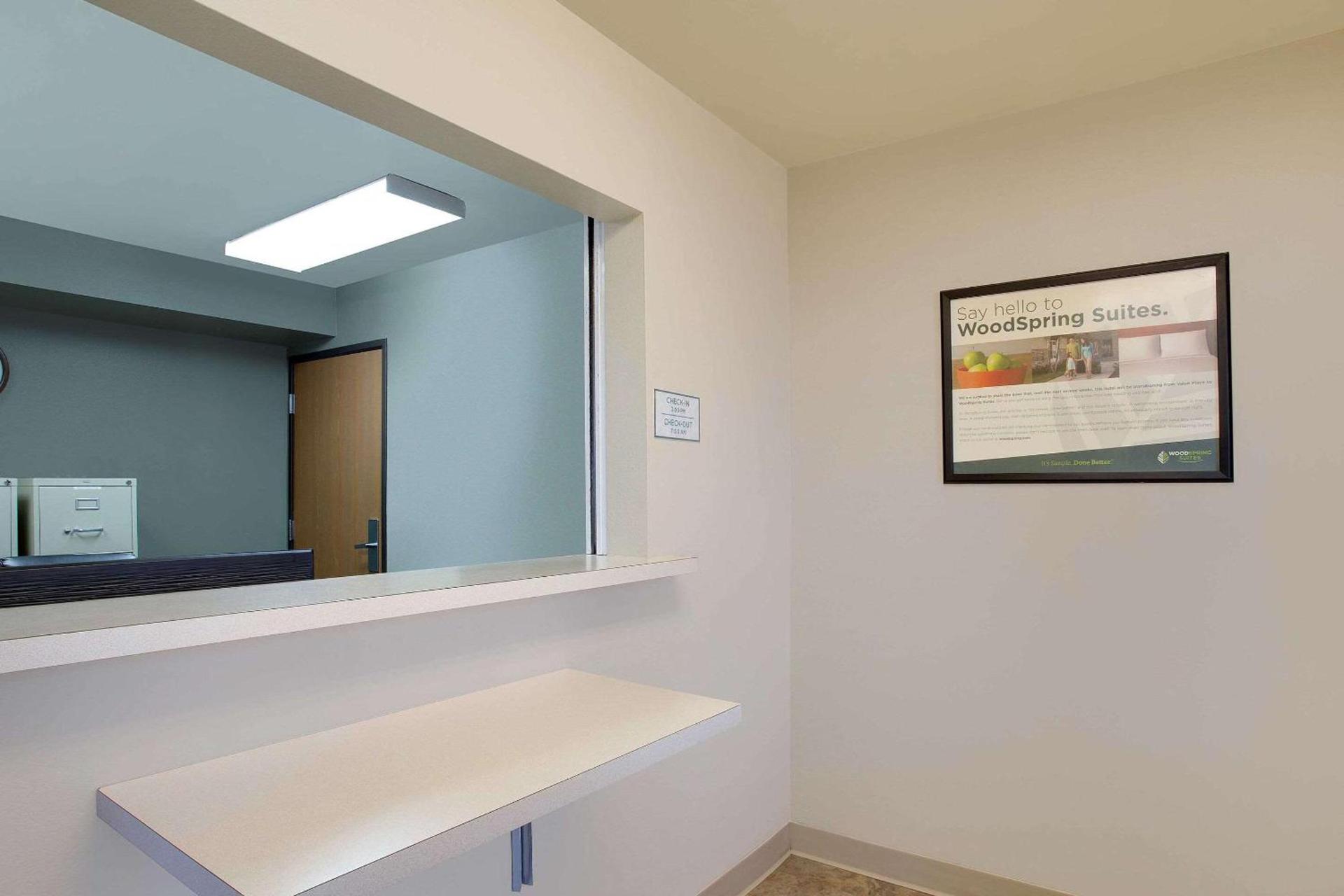 WoodSpring Suites Baton Rouge Airline Highway photo 3