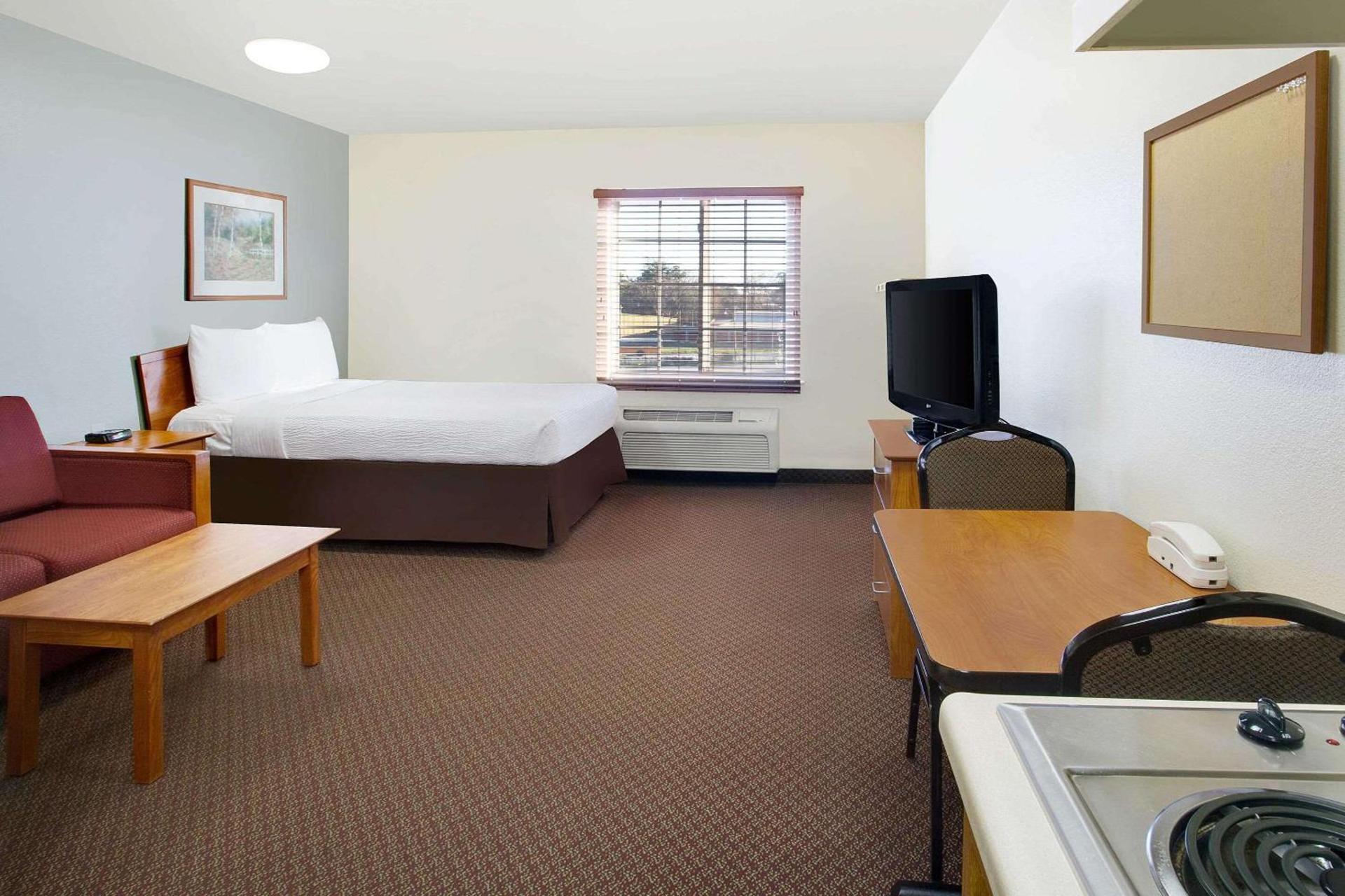 WoodSpring Suites Baton Rouge Airline Highway photo 6