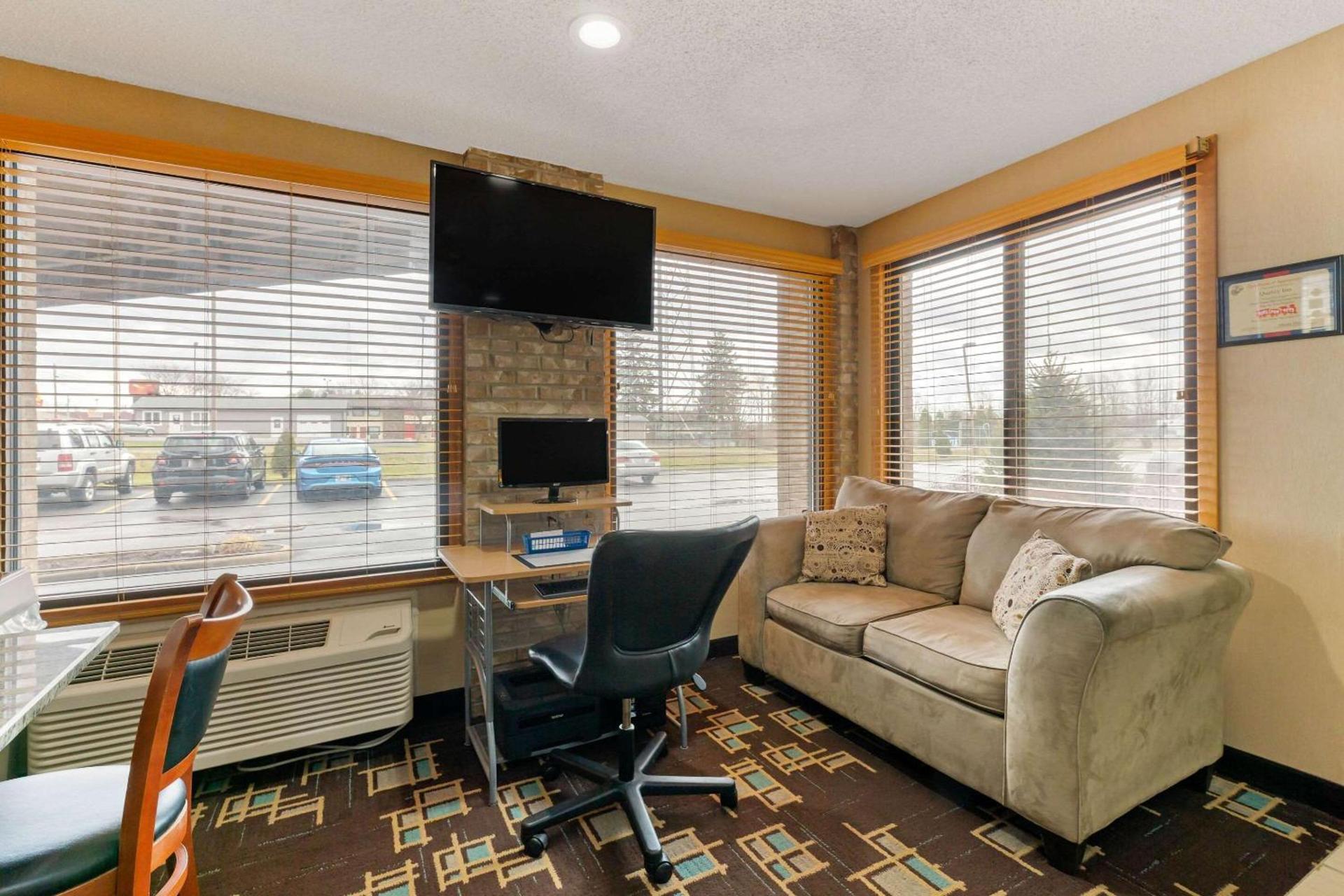 Quality Inn Wooster photo 36