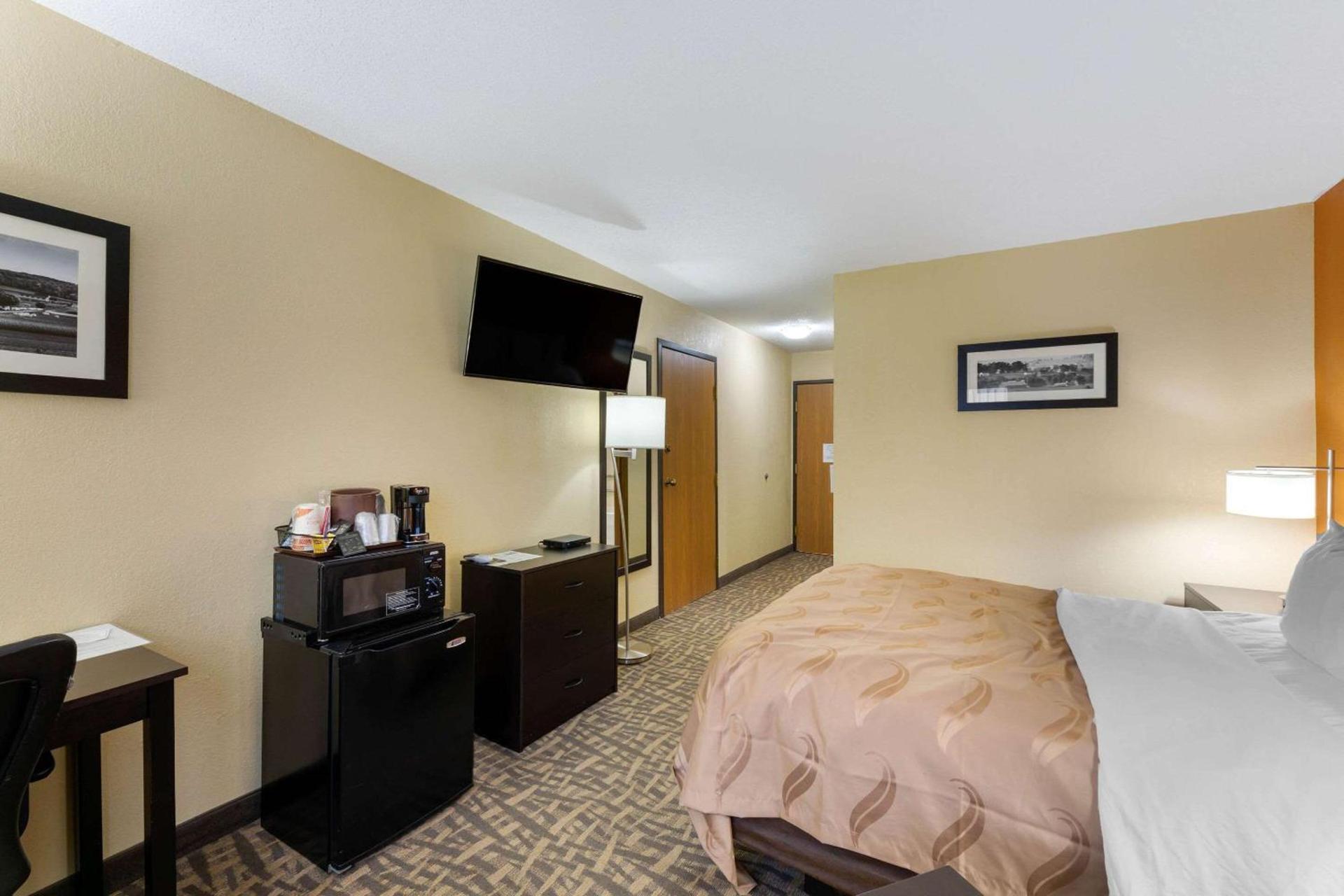 Quality Inn Wooster photo 32