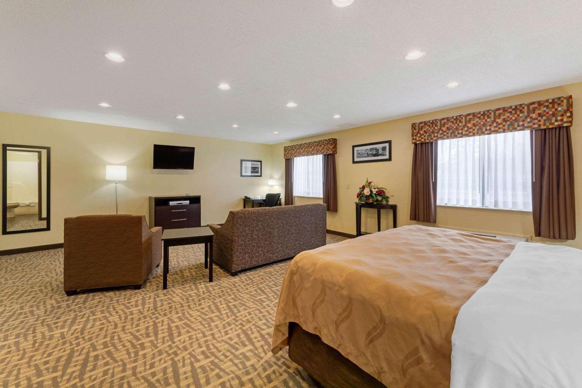Quality Inn Wooster photo 28