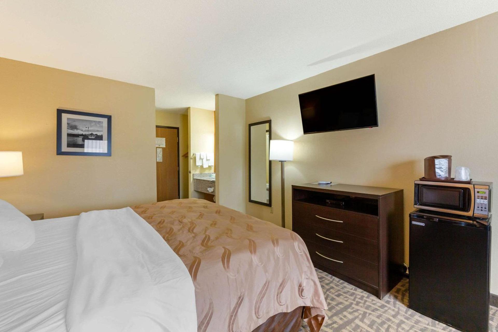 Quality Inn Wooster photo 30