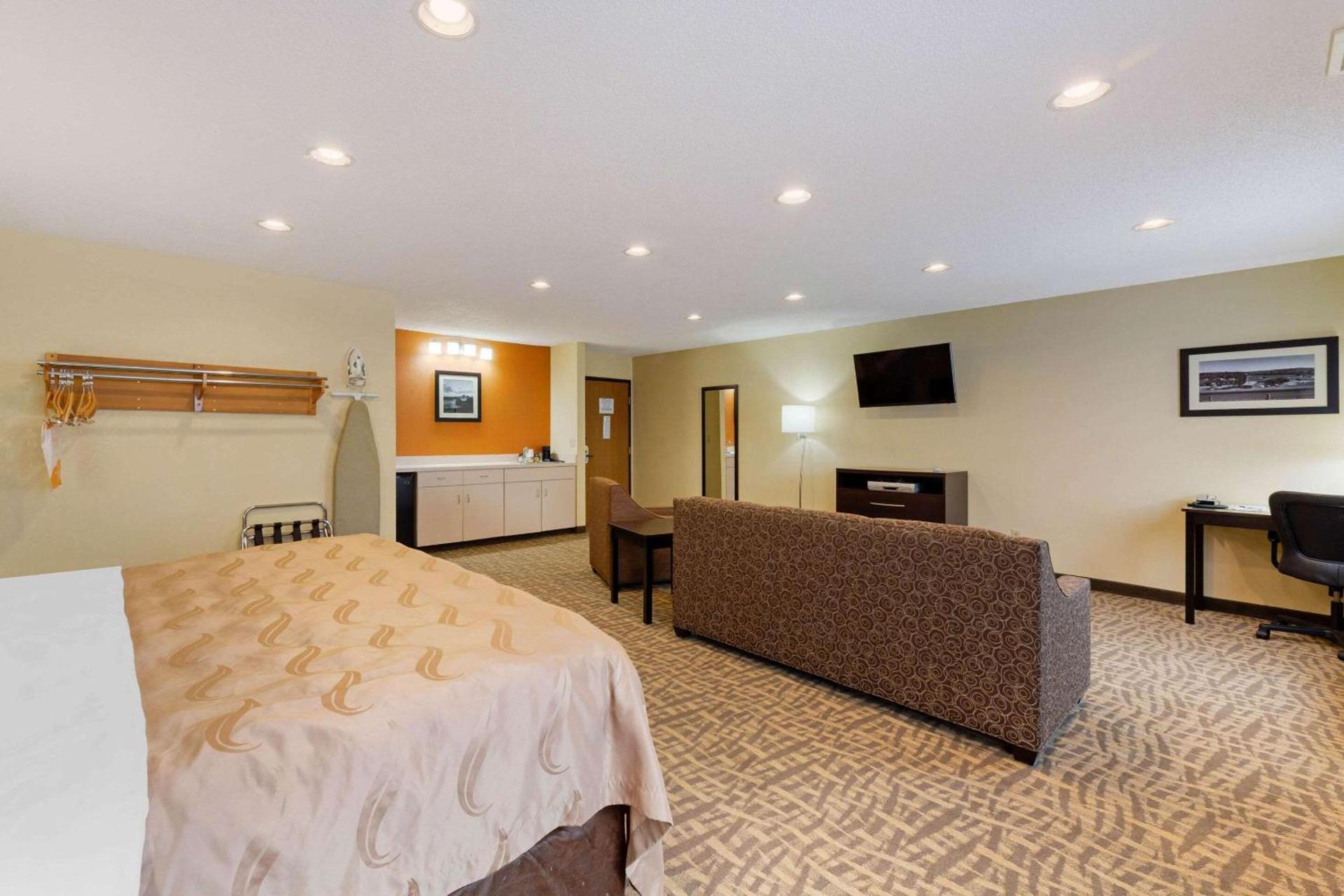 Quality Inn Wooster photo 29
