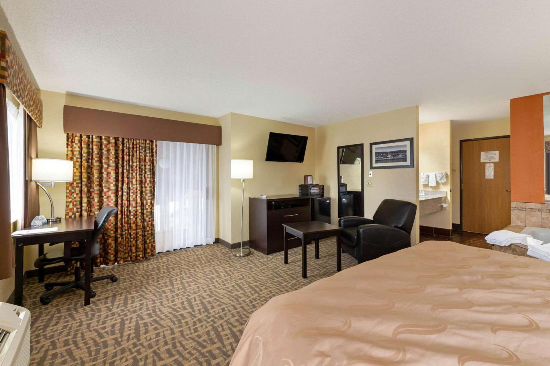 Quality Inn Wooster photo 12