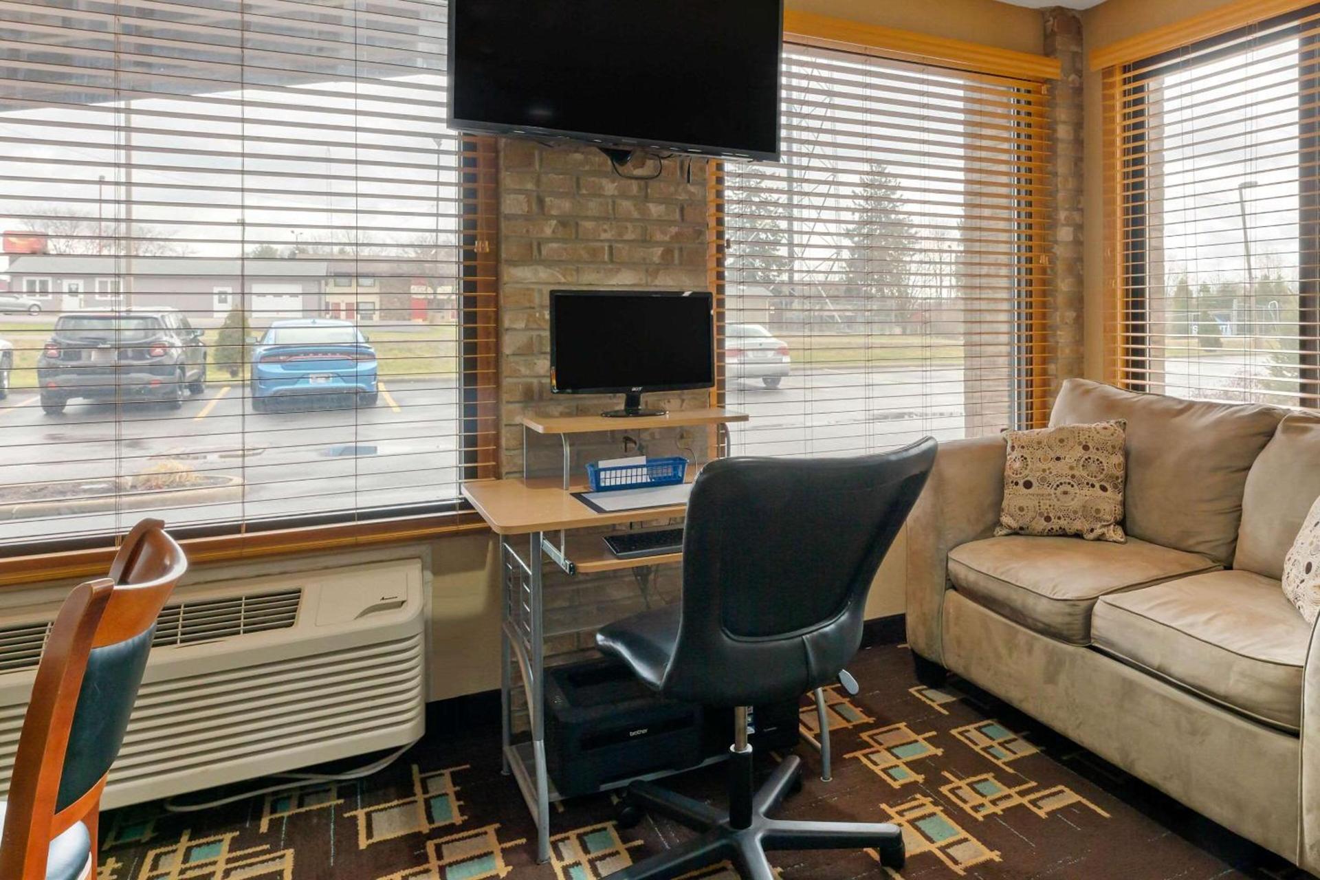 Quality Inn Wooster photo 10