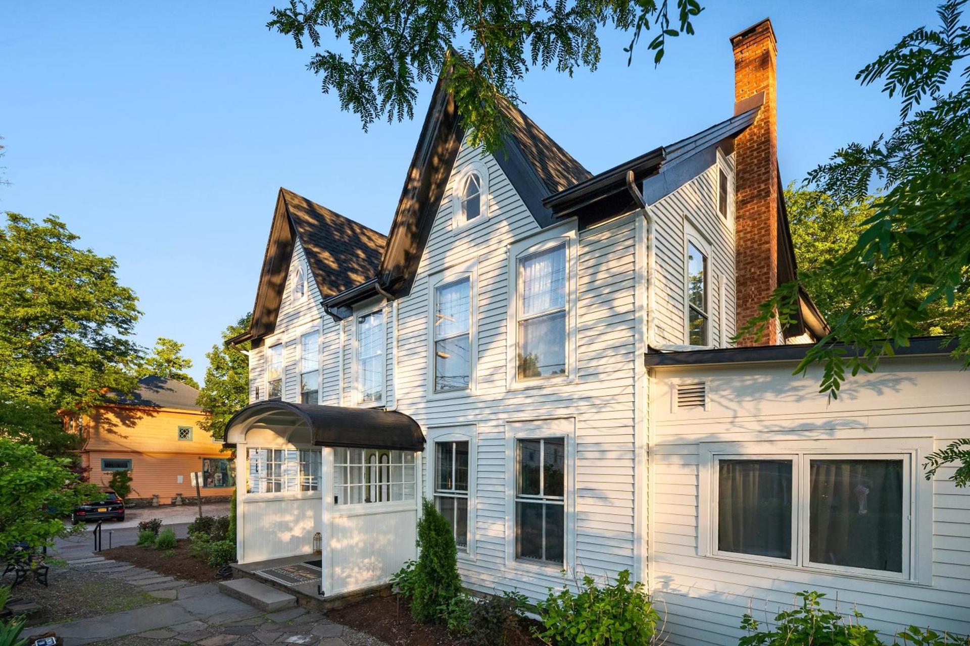 Twin Gables of Woodstock photo 18