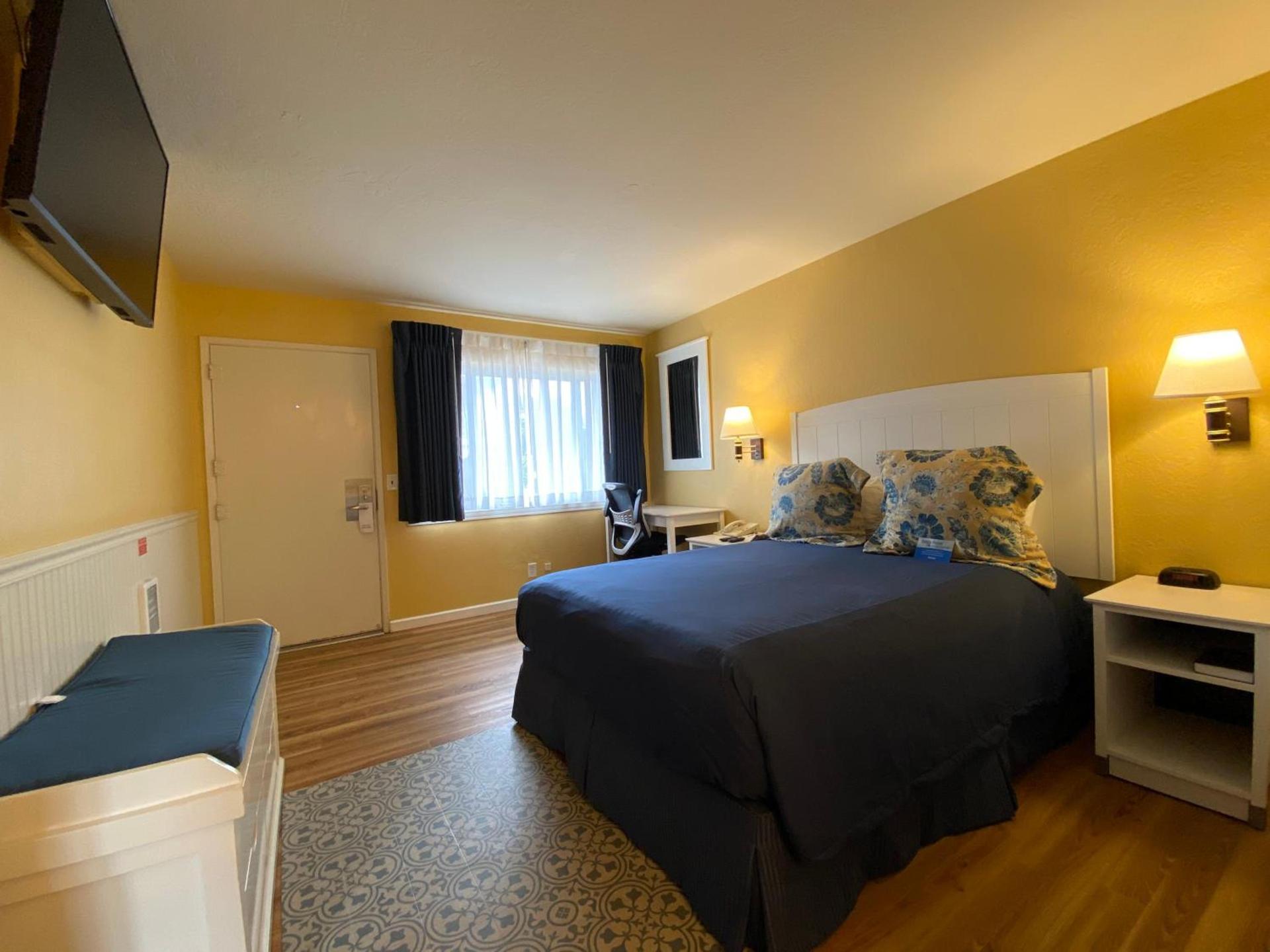 Monterey Bay Lodge photo 22