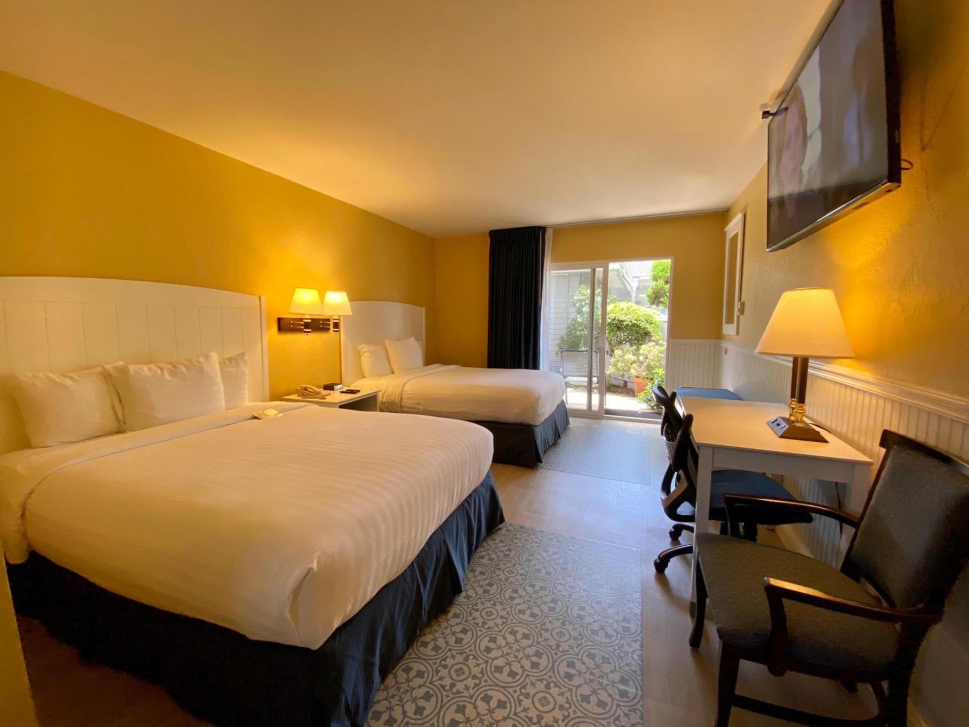 Monterey Bay Lodge photo 27