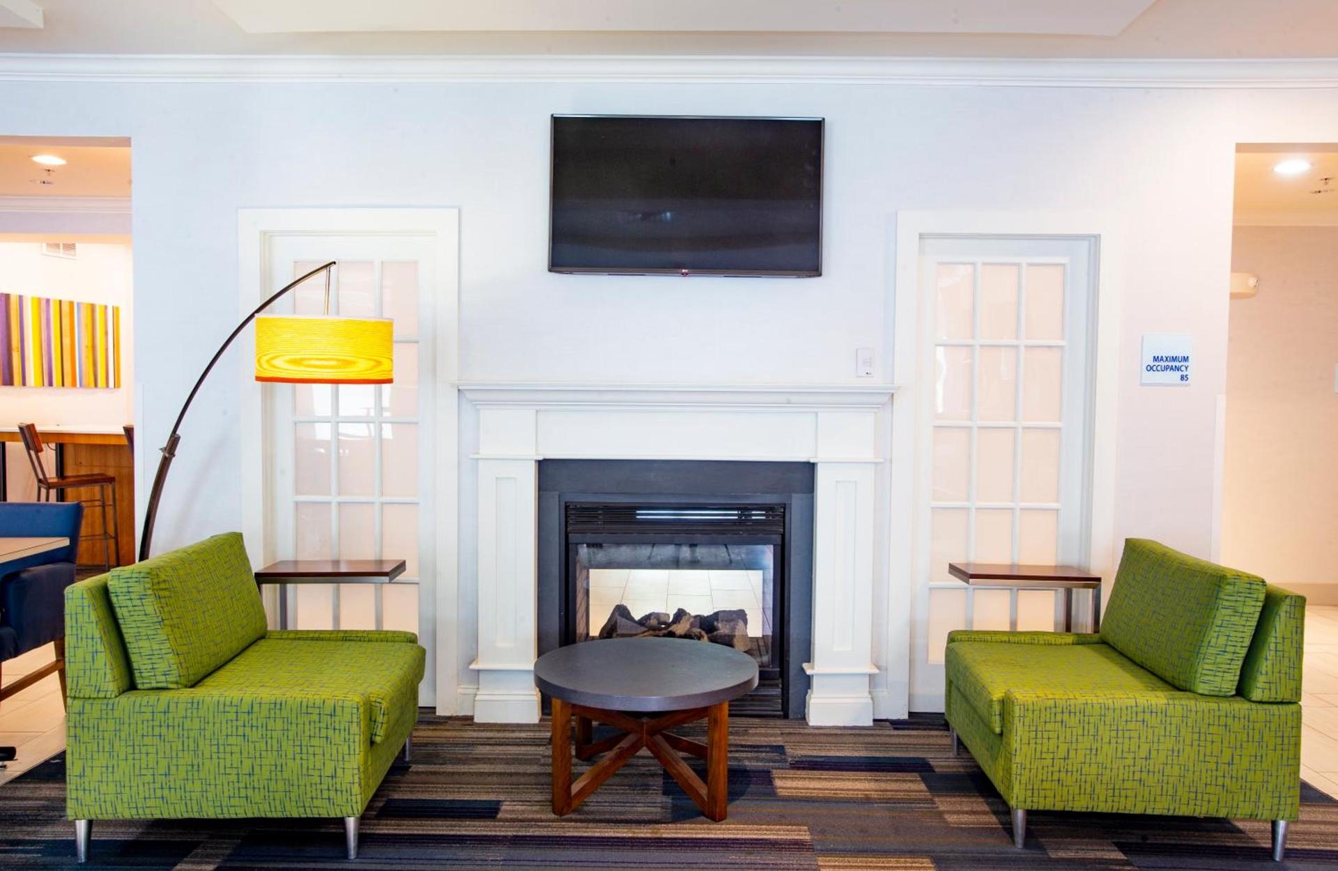 Holiday Inn Express & Suites Bethlehem Airport-Allentown Area photo 23