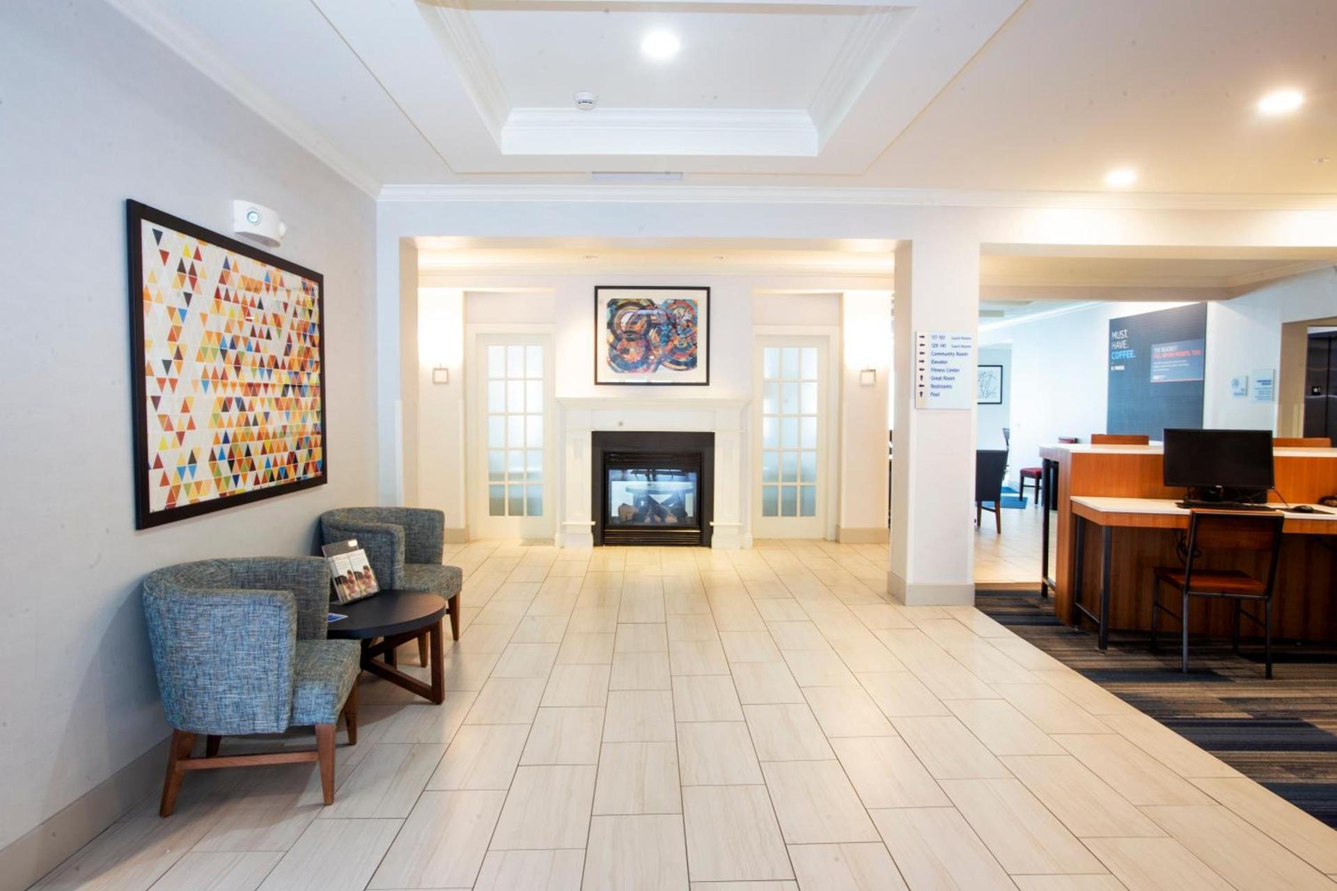 Holiday Inn Express & Suites Bethlehem Airport-Allentown Area photo 5