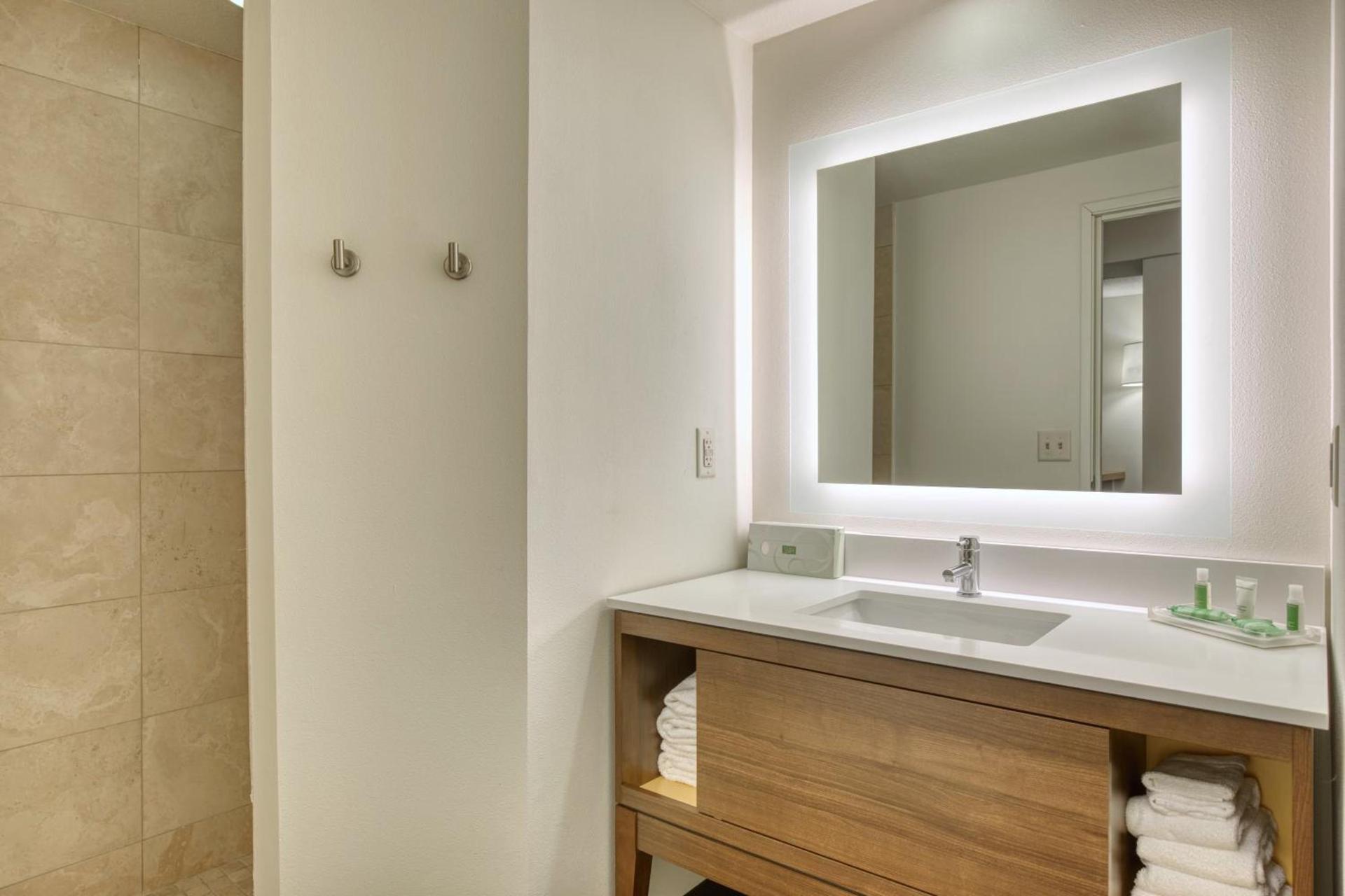 Holiday Inn Hotel & Suites Madison West - Middleton by IHG photo 20
