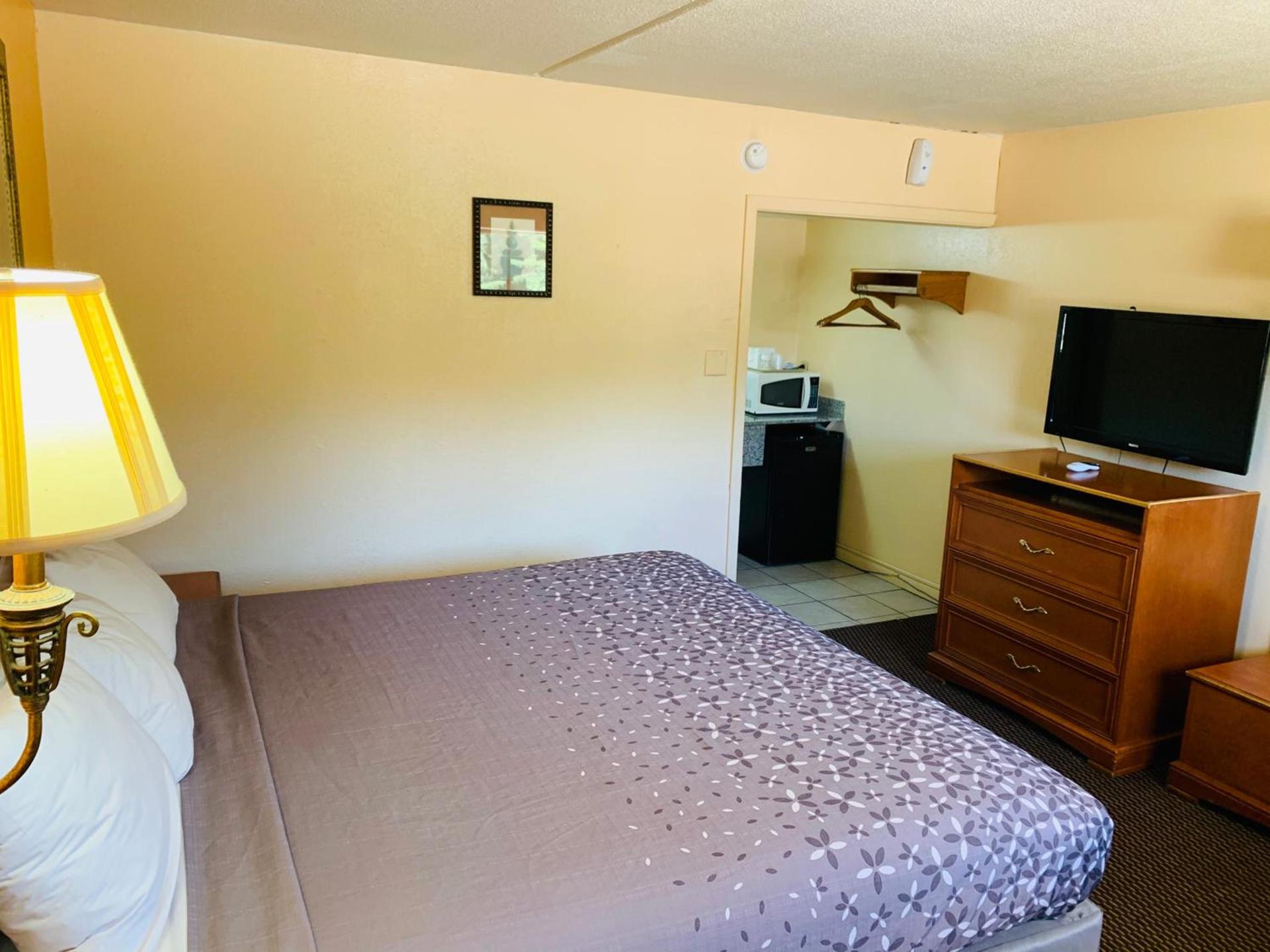 Budget Inn photo 5