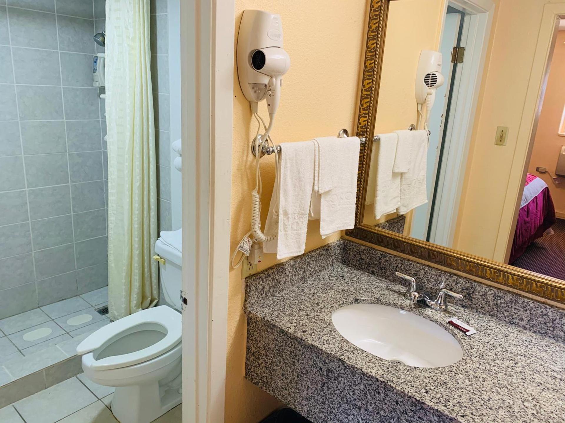 Budget Inn photo 9