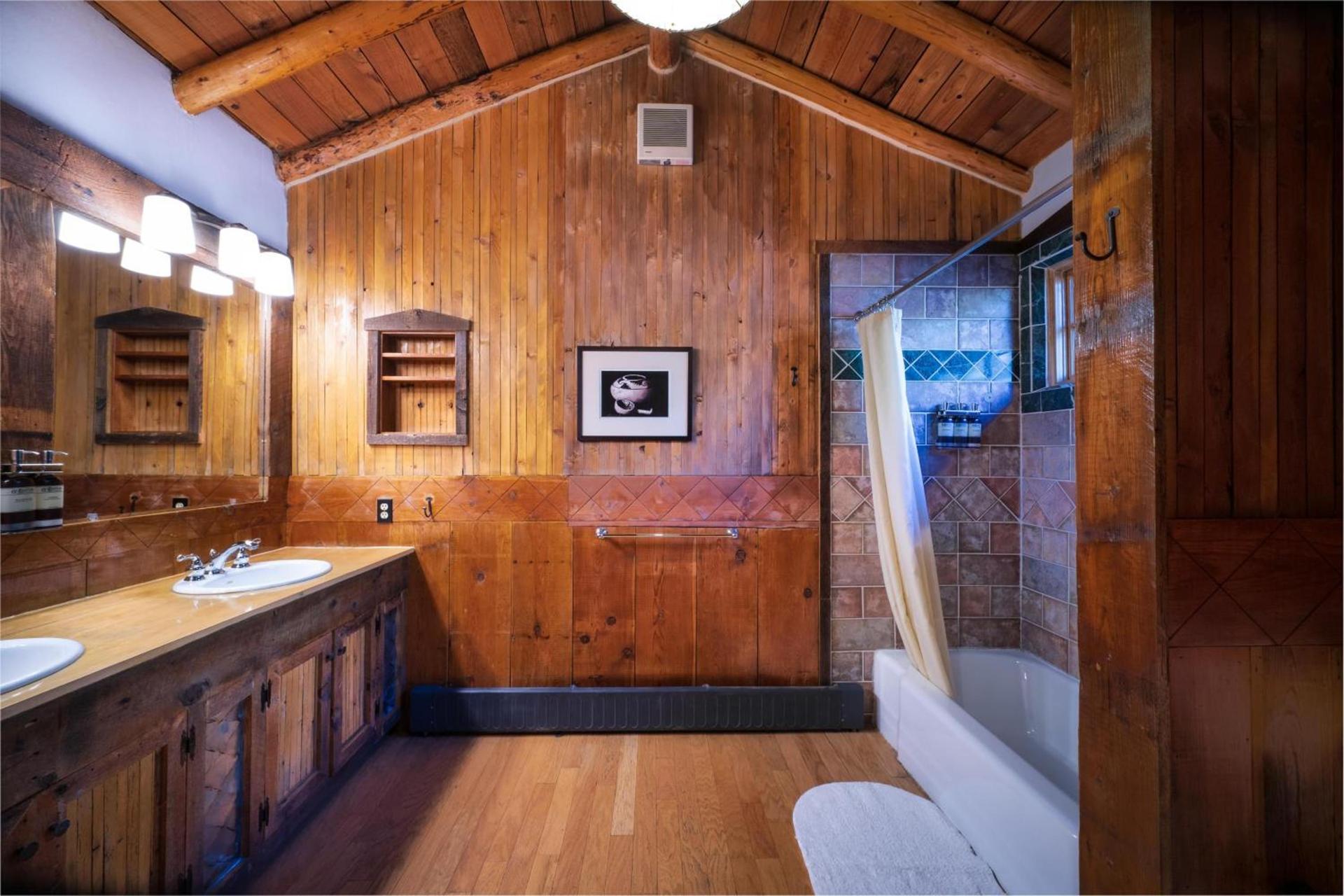 Corkins Lodge photo 67