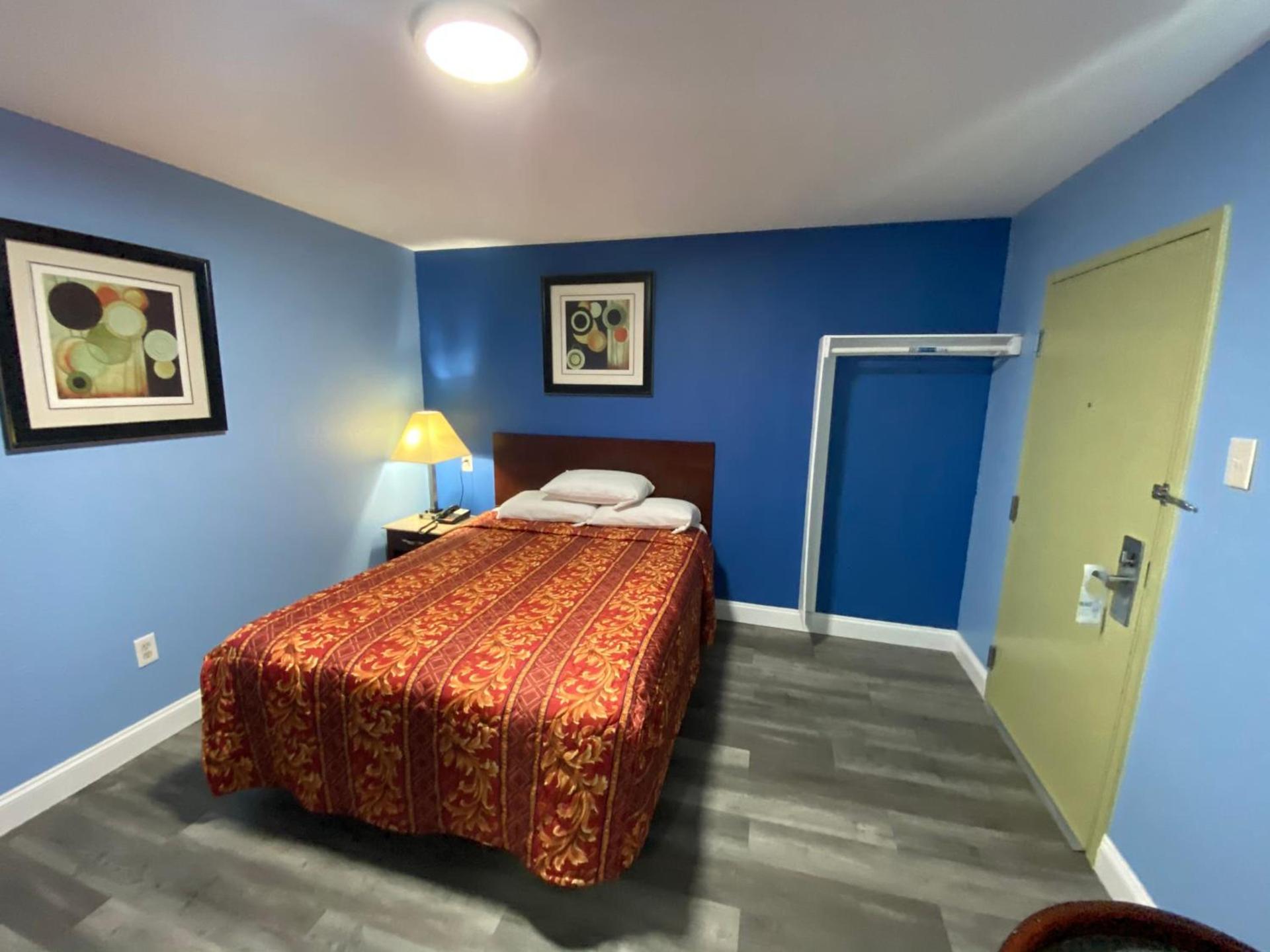 Red Carpet Inn & Suites Wrightstown photo 54