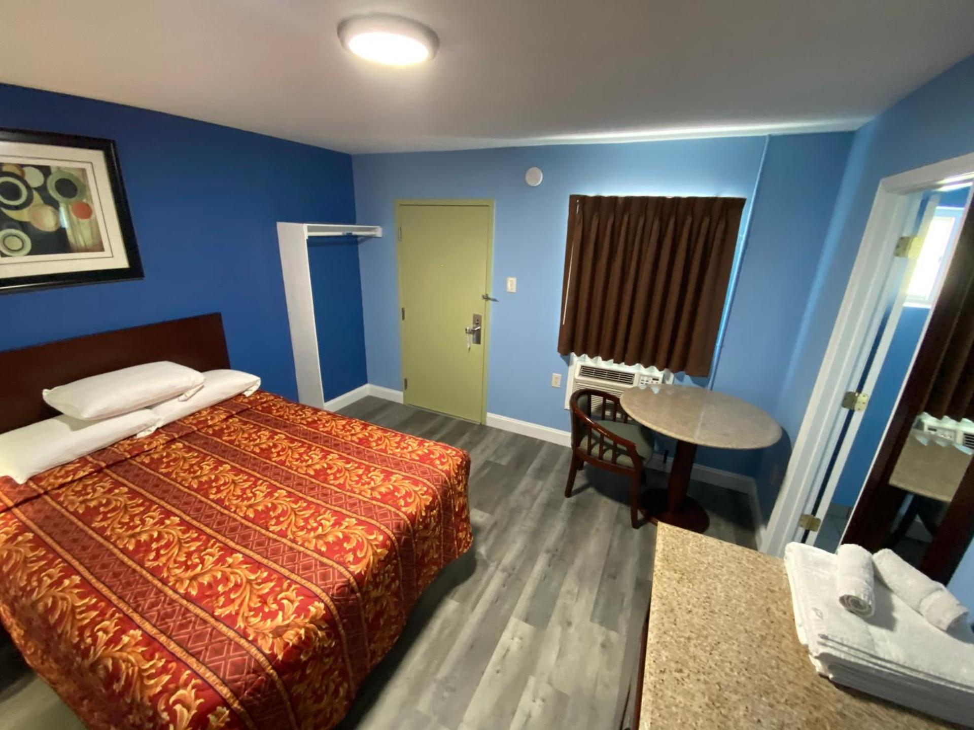 Red Carpet Inn & Suites Wrightstown photo 52