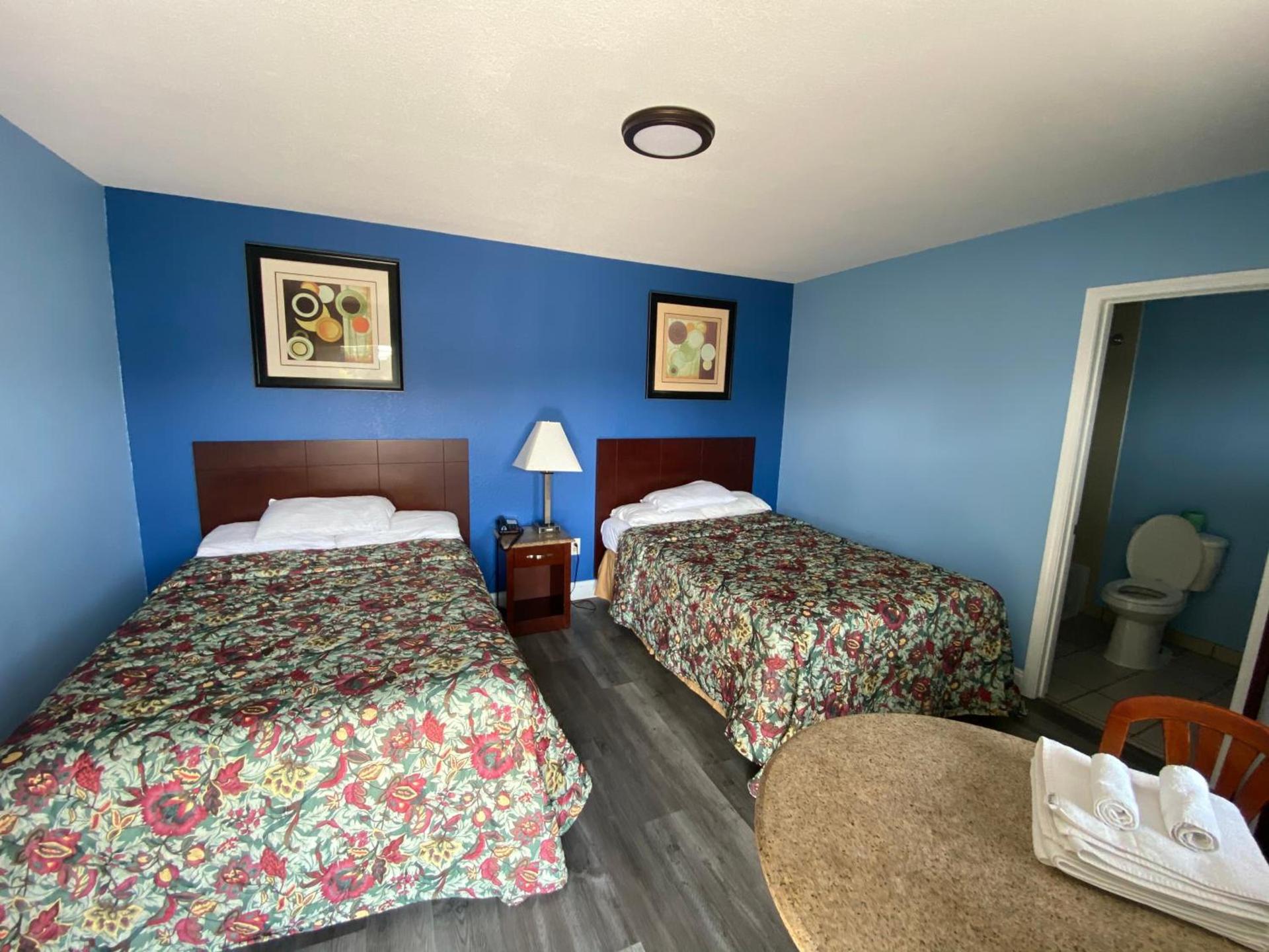 Red Carpet Inn & Suites Wrightstown photo 51