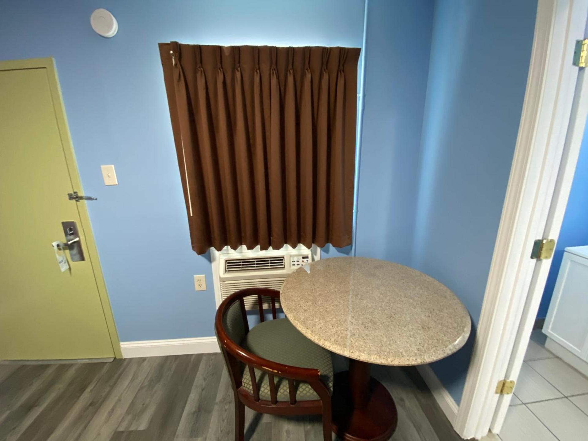 Red Carpet Inn & Suites Wrightstown photo 32
