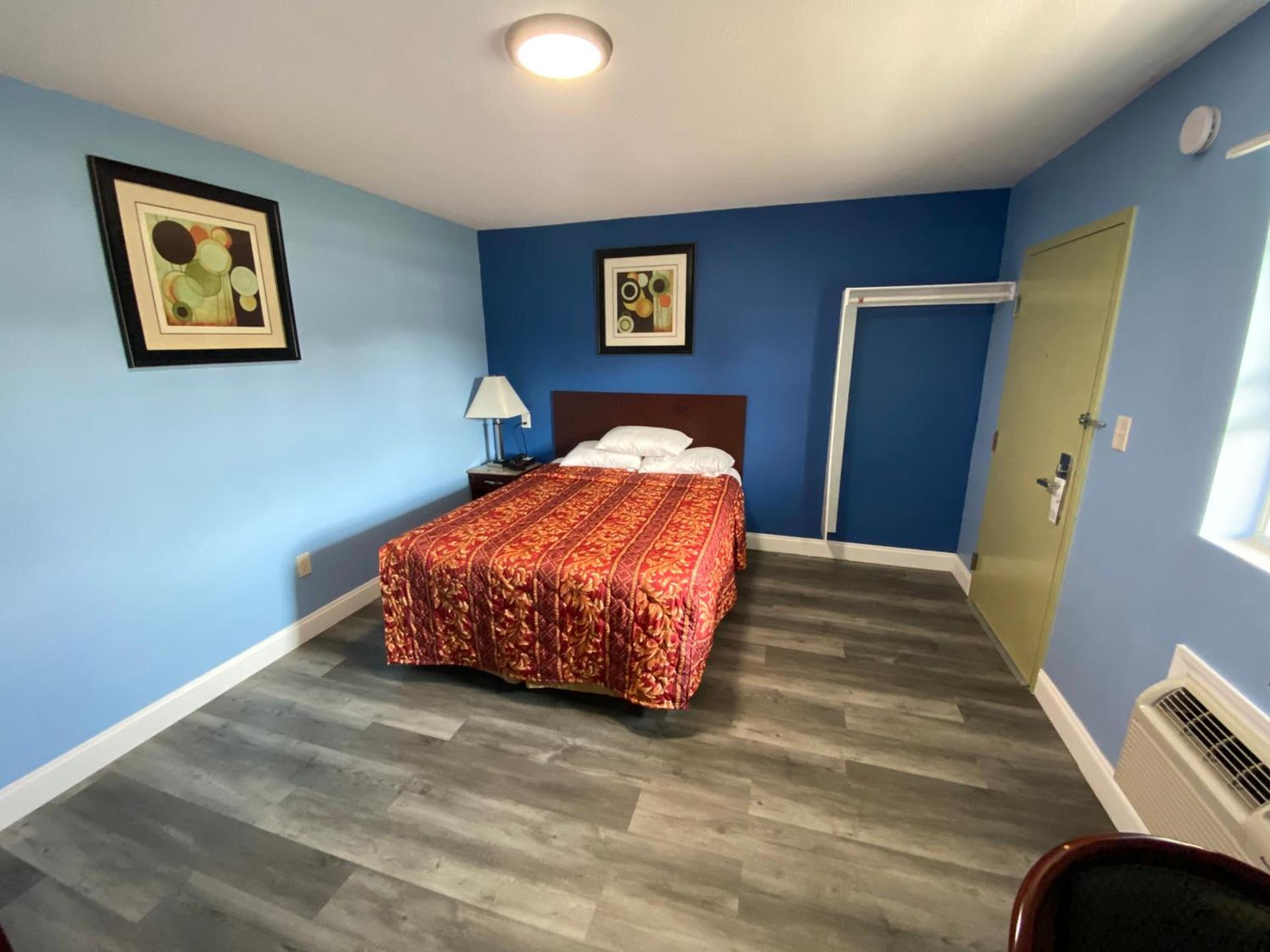 Red Carpet Inn & Suites Wrightstown photo 25