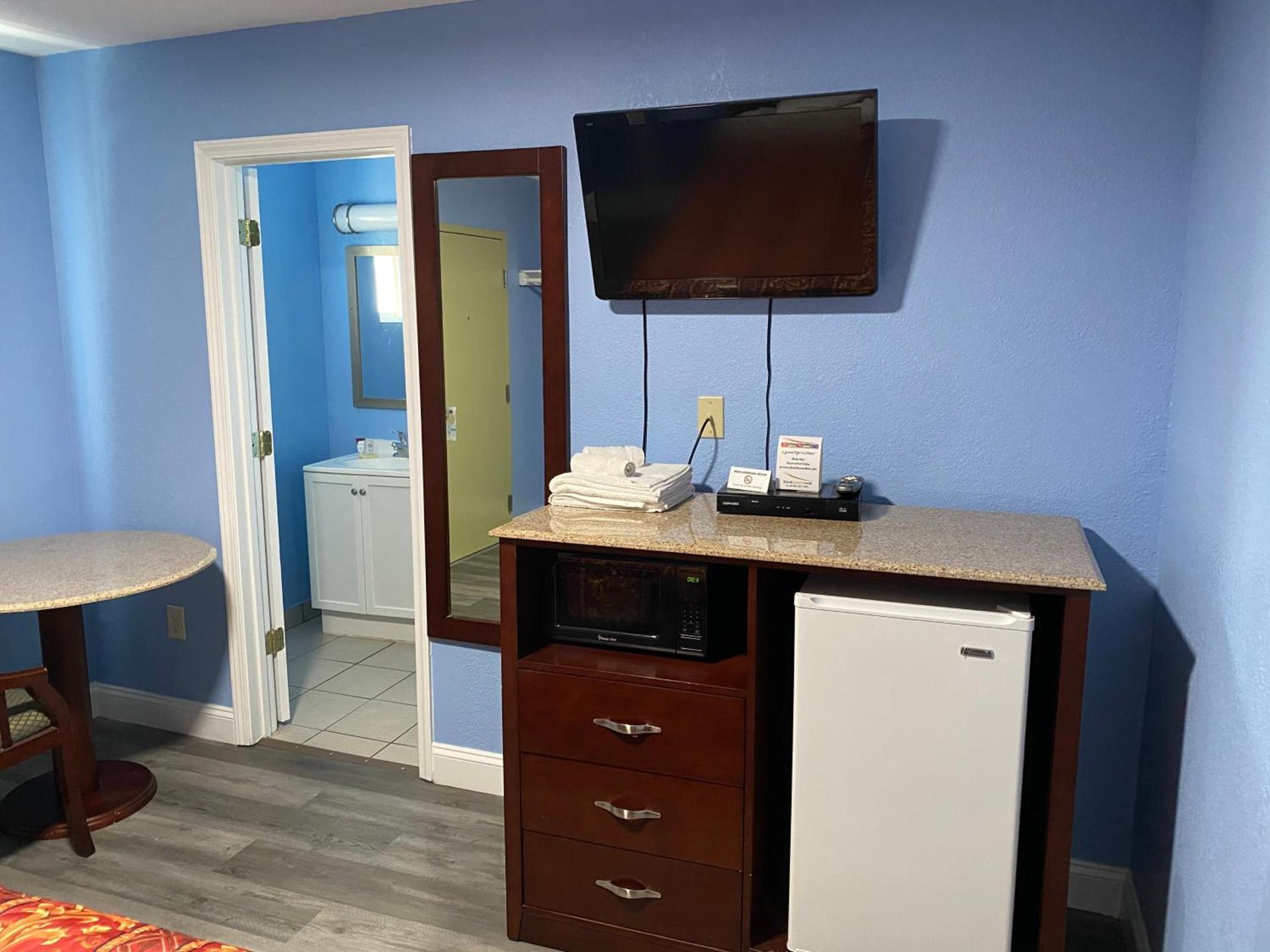 Red Carpet Inn & Suites Wrightstown photo 21