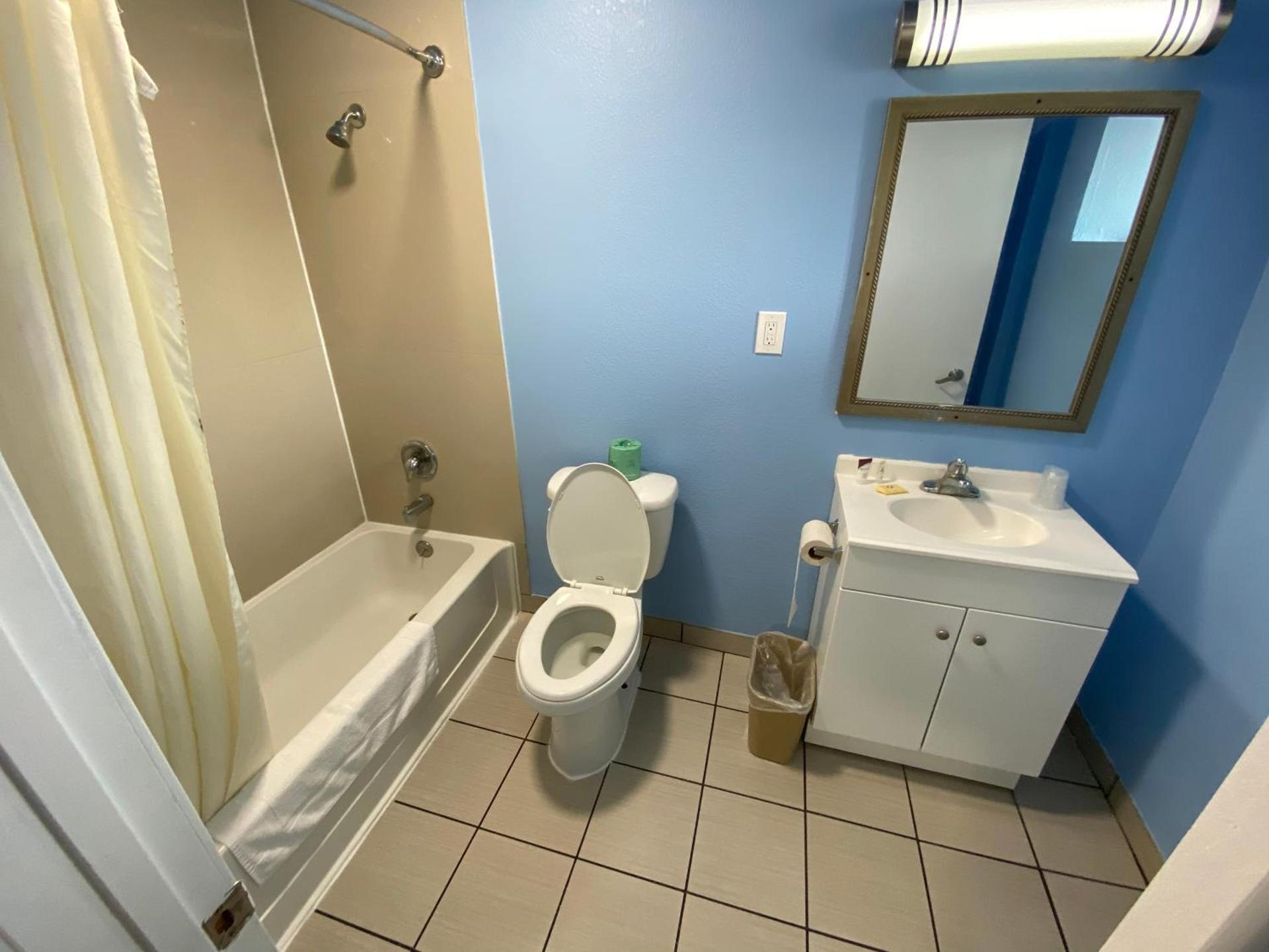 Red Carpet Inn & Suites Wrightstown photo 18