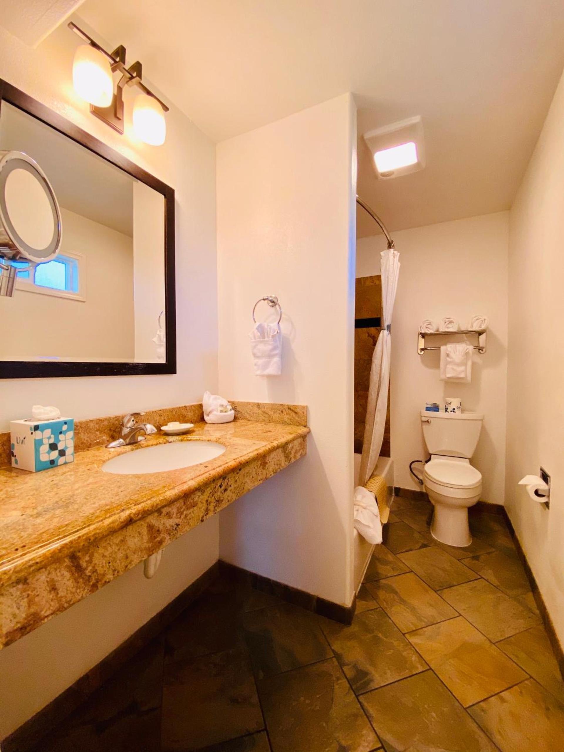 Monterey Bay Lodge photo 15
