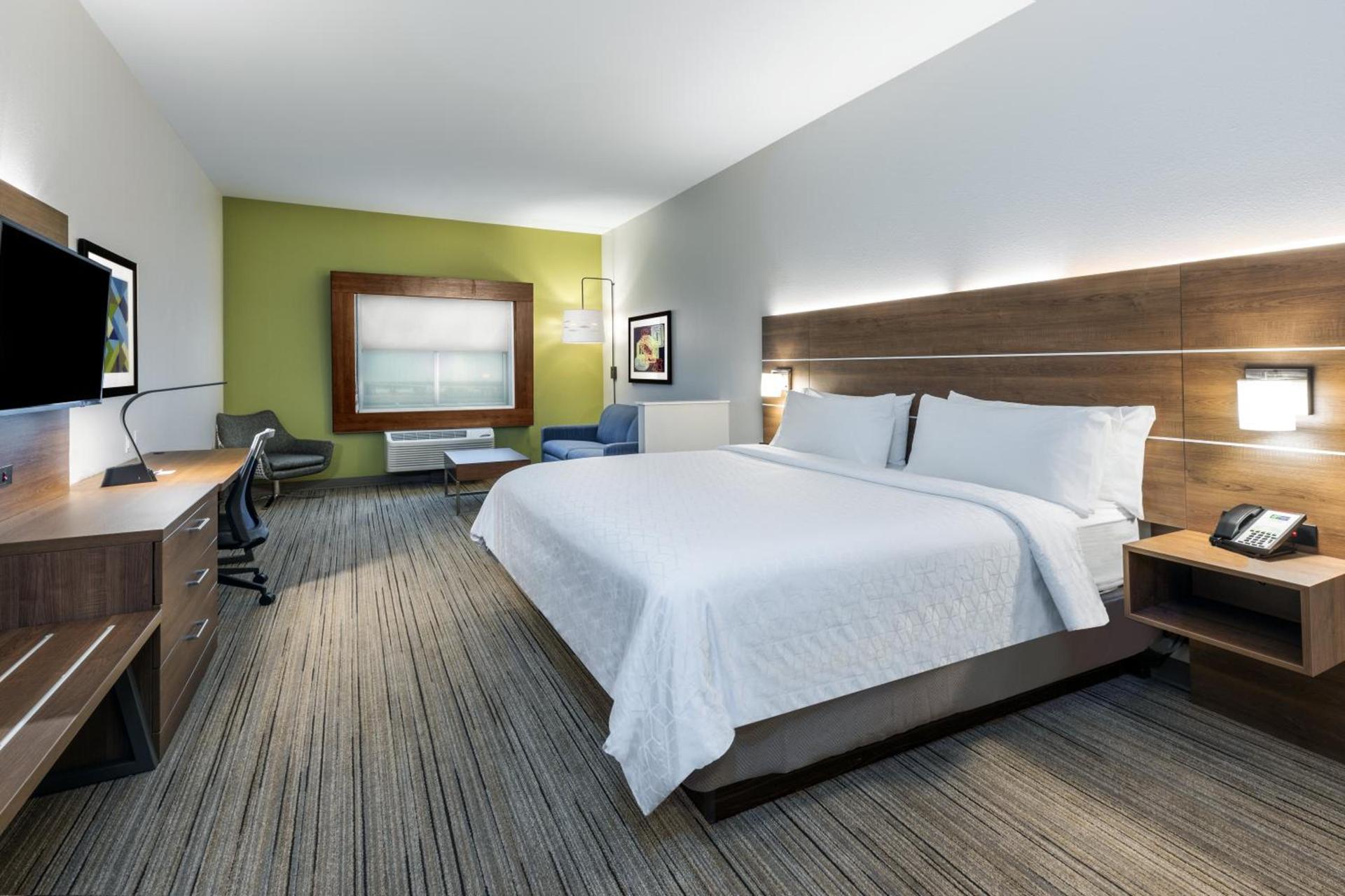 Holiday Inn Express & Suites Ozona by IHG photo 24