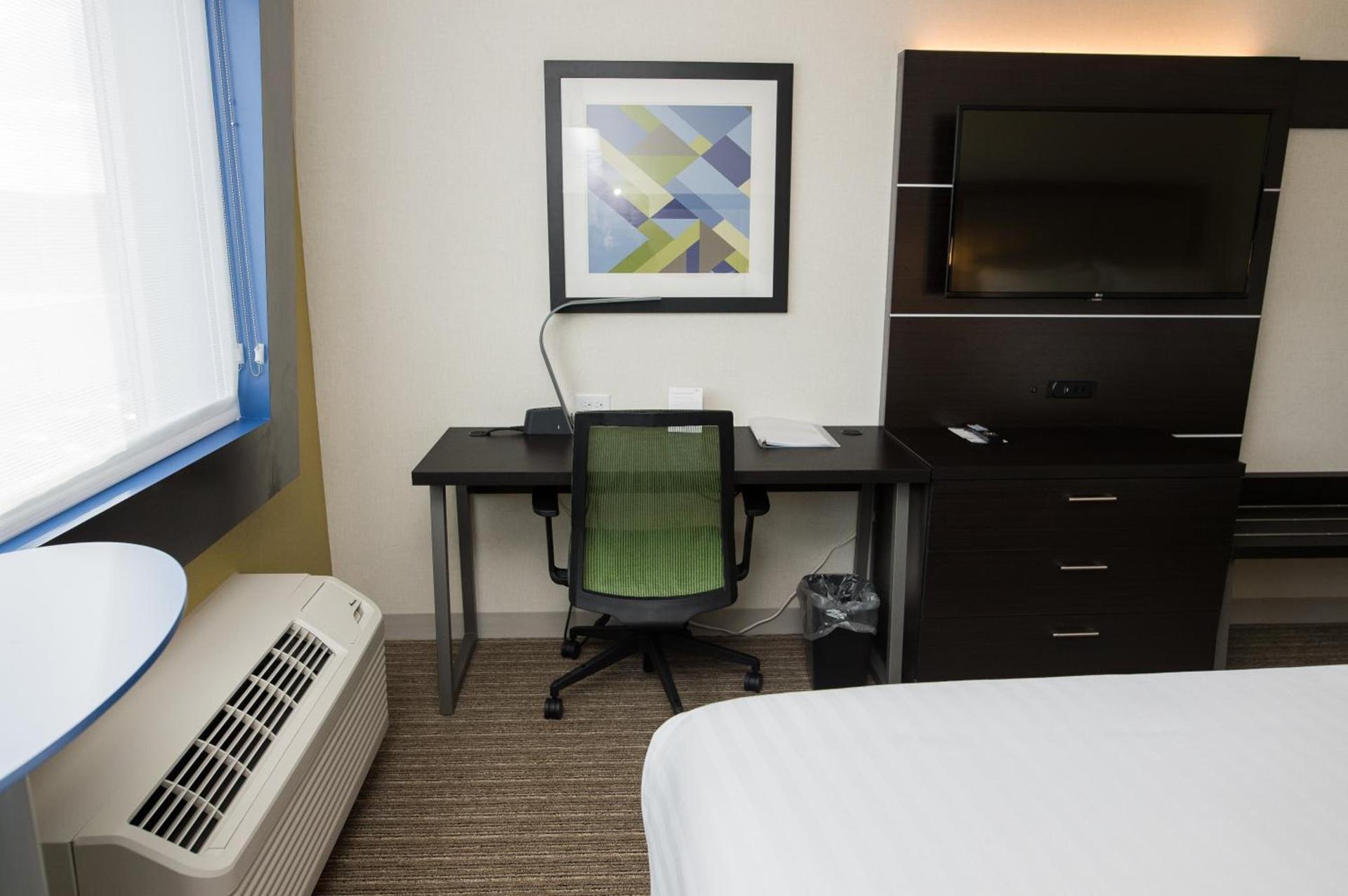 Holiday Inn Express & Suites - Marietta by IHG photo 17