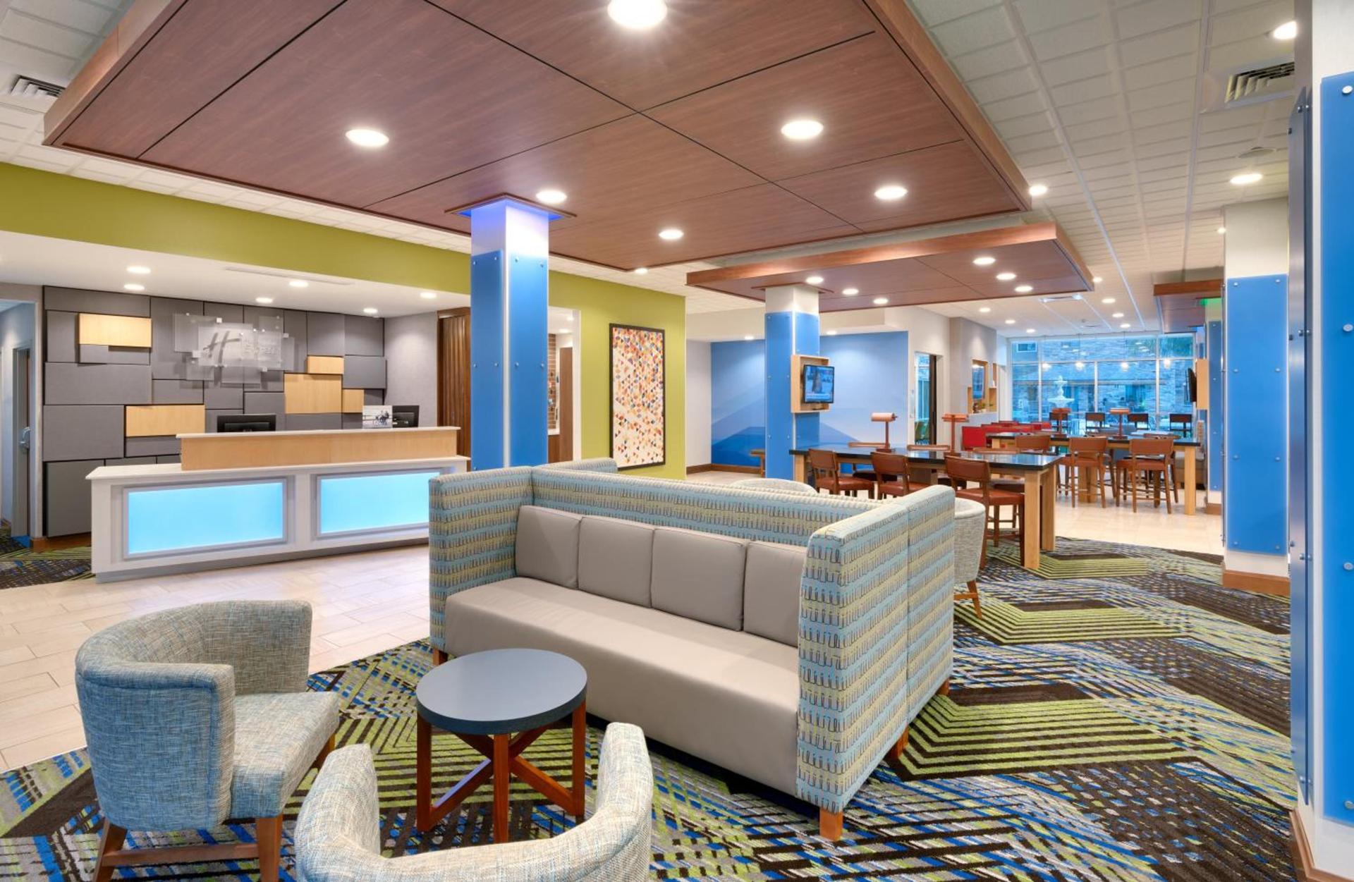 Holiday Inn Express & Suites - Gainesville I-75 by IHG photo 54