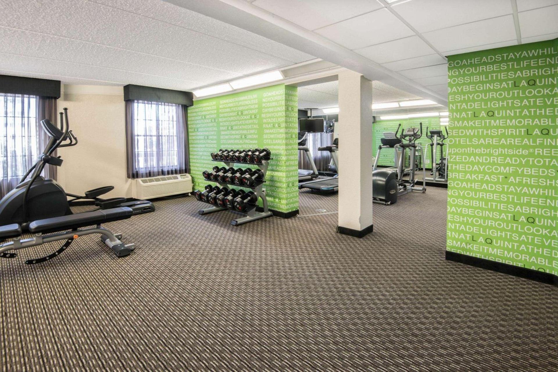 La Quinta Inn & Suites by Wyndham San Antonio Riverwalk photo 10