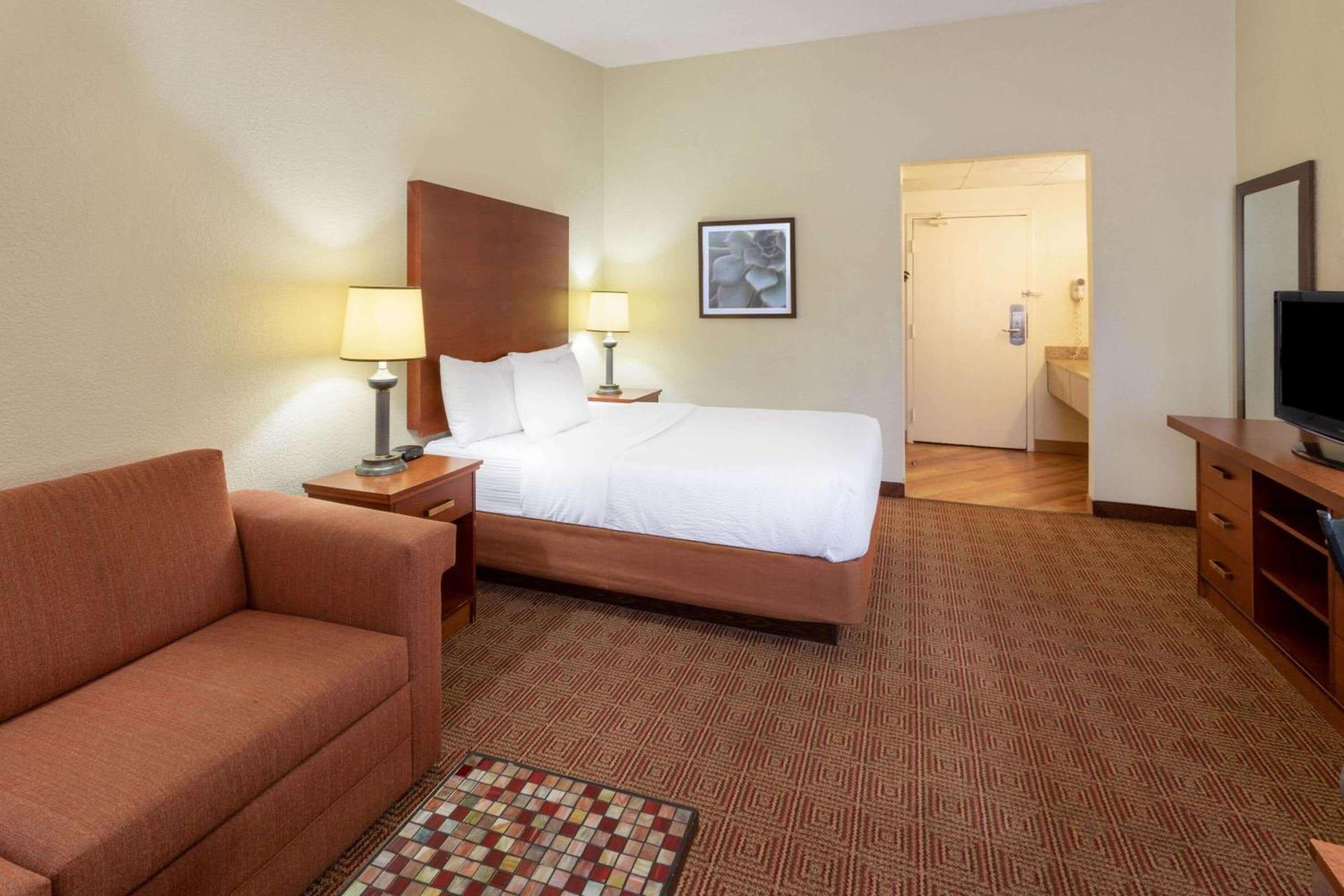 La Quinta Inn by Wyndham Minneapolis Airport Bloomington photo 37