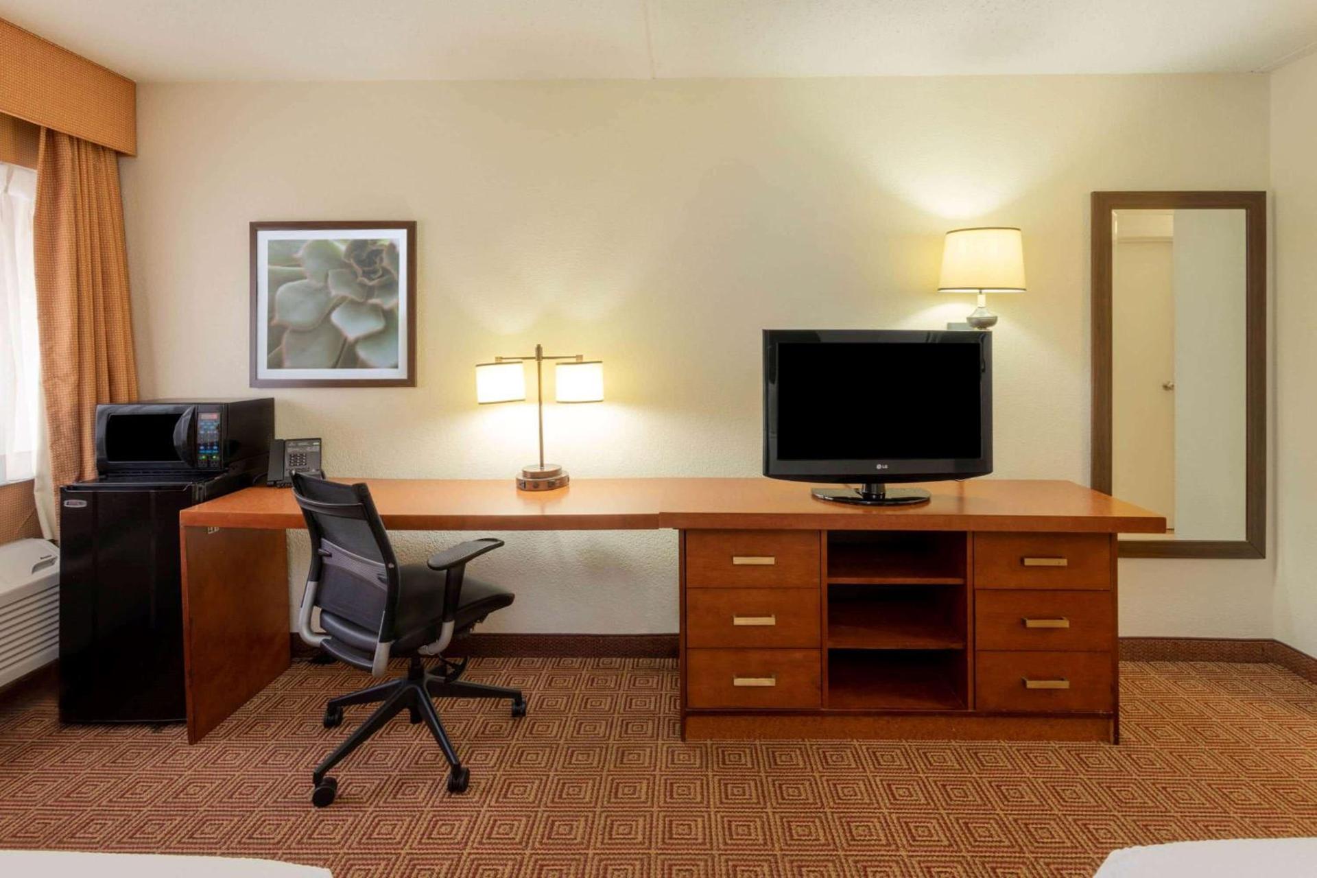 La Quinta Inn by Wyndham Minneapolis Airport Bloomington photo 38