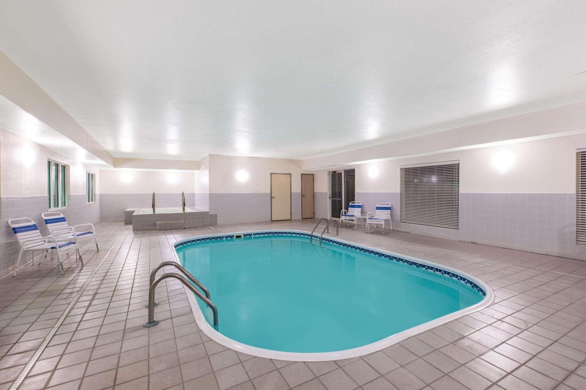 La Quinta Inn by Wyndham Lincoln, Nebraska photo 10