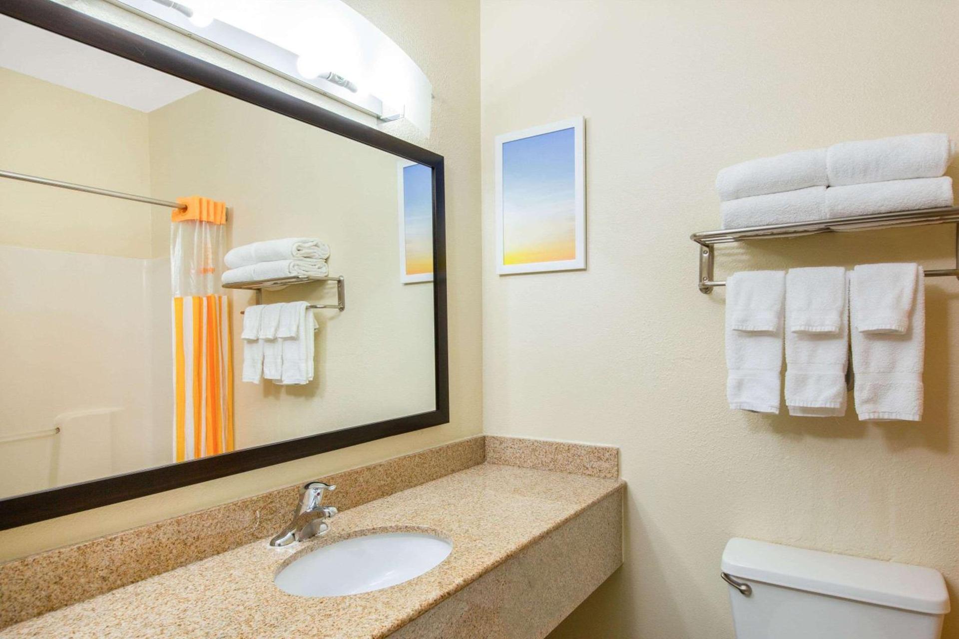 La Quinta Inn by Wyndham Lincoln, Nebraska photo 21