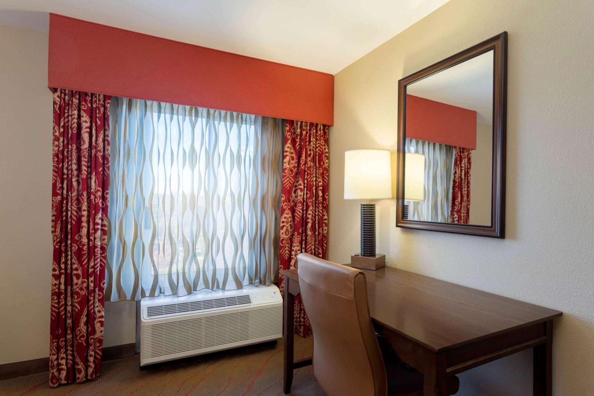La Quinta by Wyndham Pigeon Forge photo 73