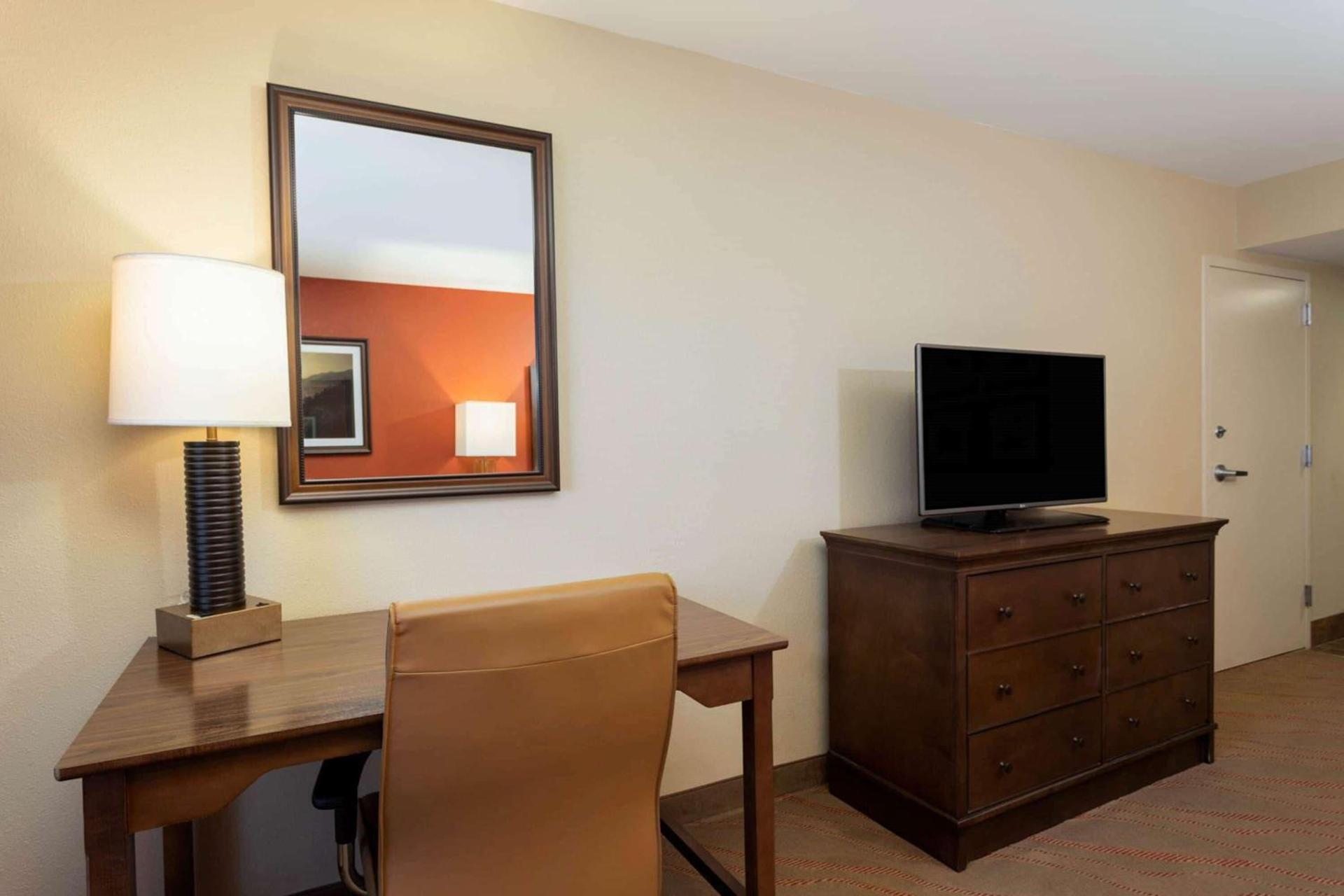 La Quinta by Wyndham Pigeon Forge photo 70