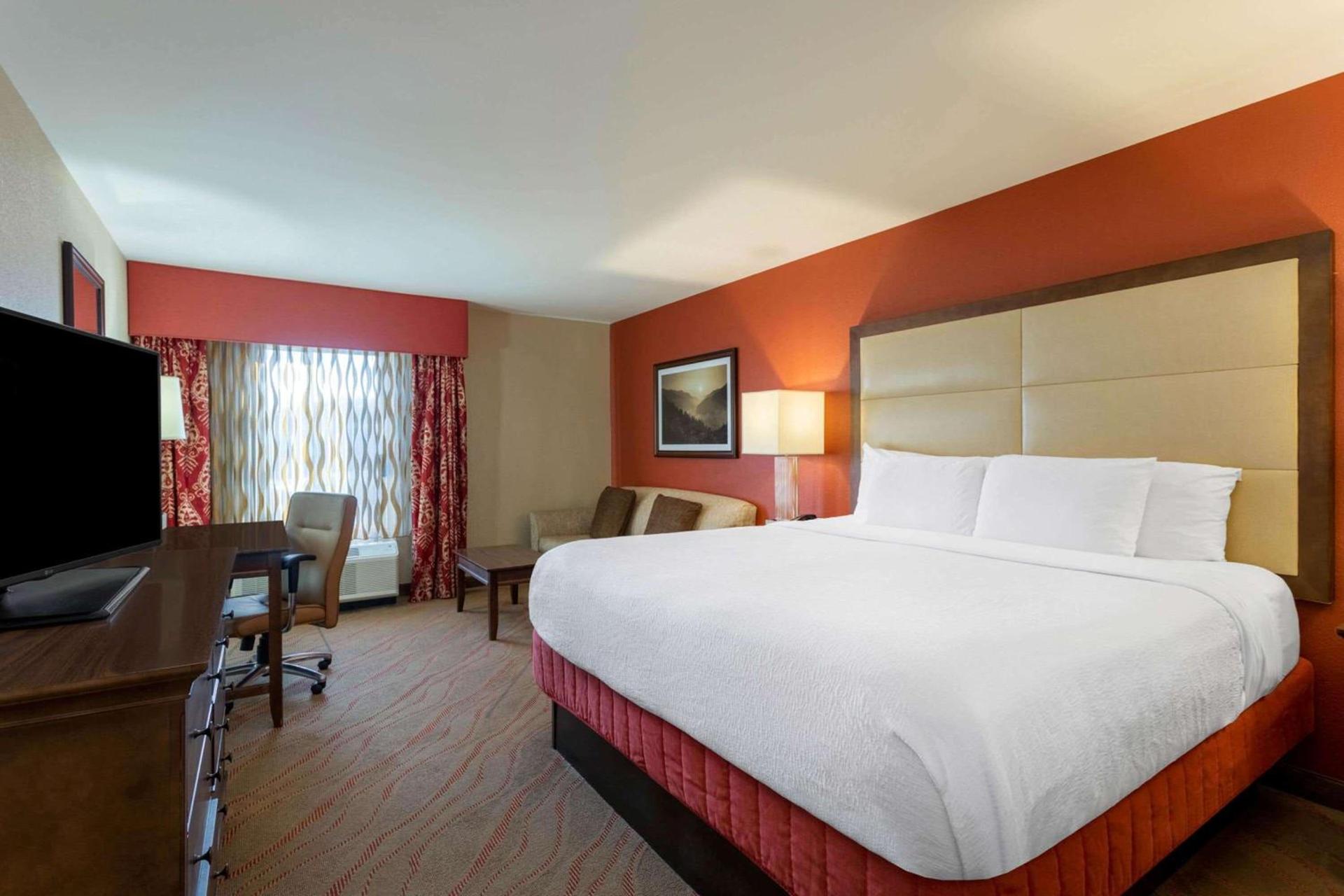 La Quinta by Wyndham Pigeon Forge photo 72