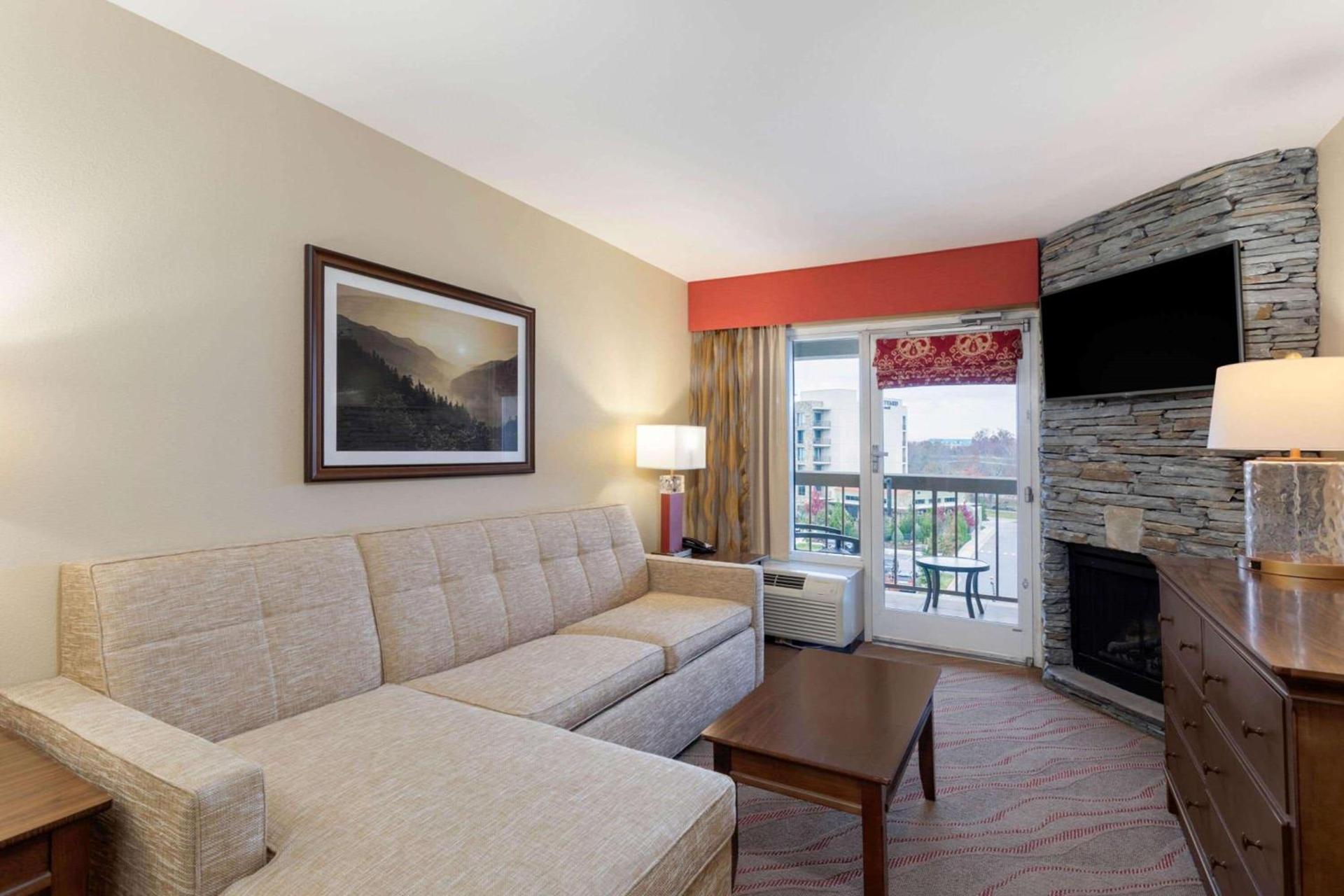 La Quinta by Wyndham Pigeon Forge photo 65