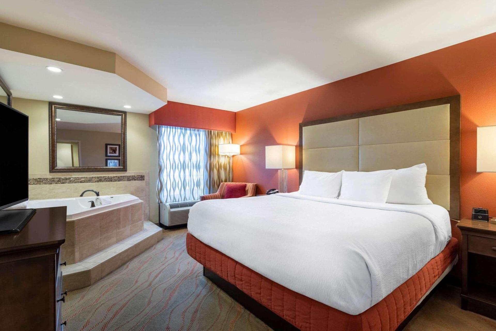 La Quinta by Wyndham Pigeon Forge photo 67