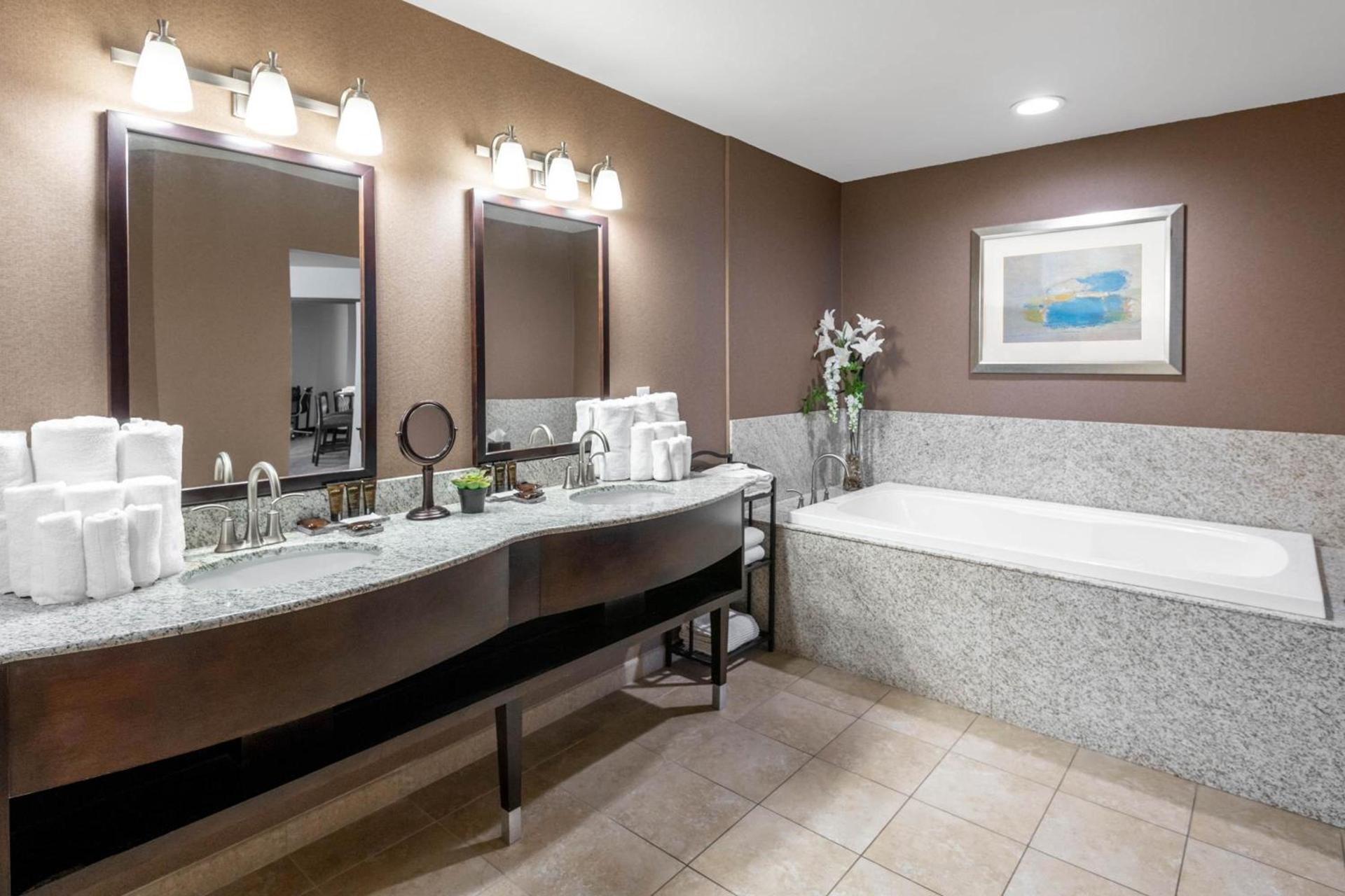 Wingate by Wyndham - St. George photo 42