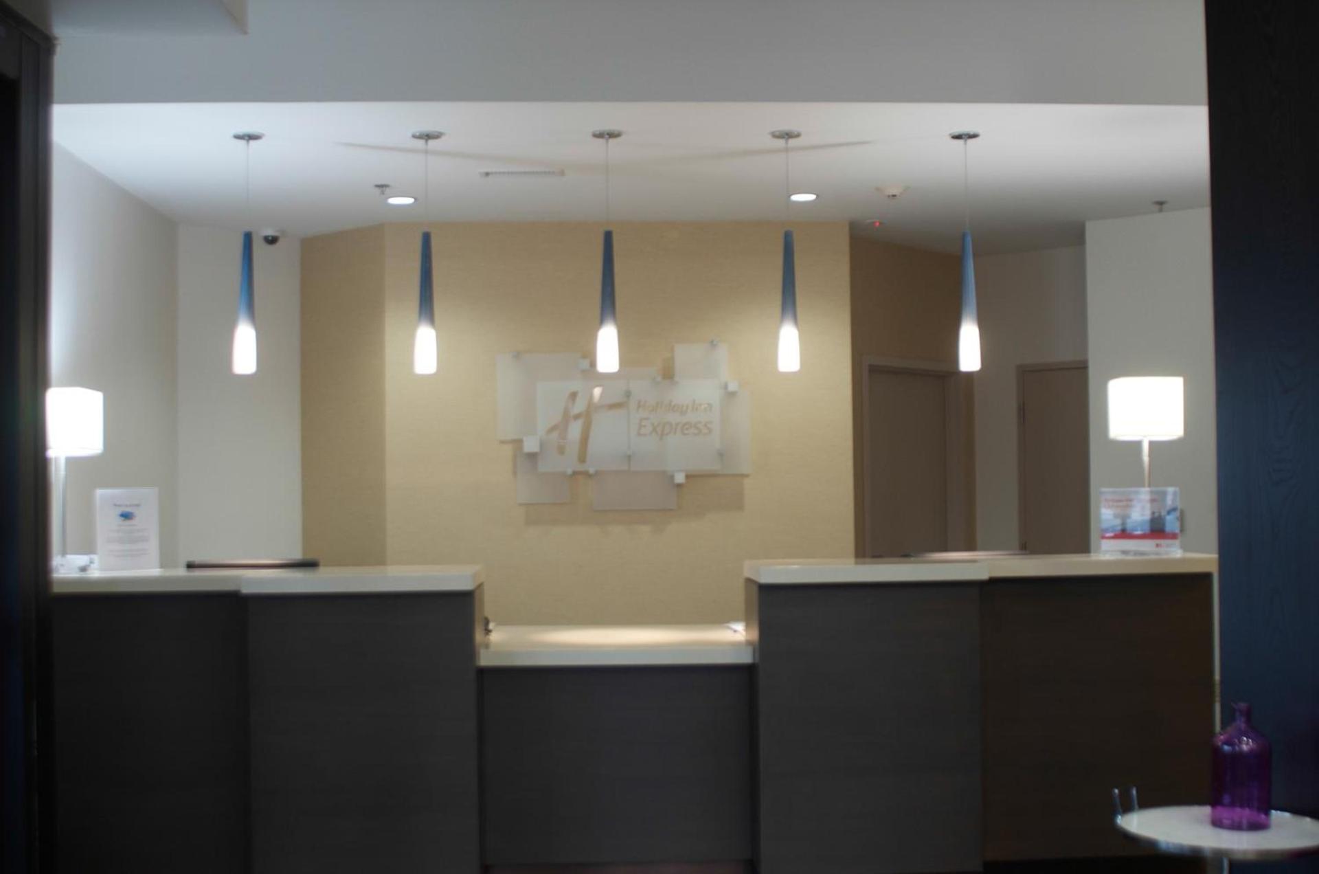 Holiday Inn Express Hickory - Hickory Mart by IHG photo 15