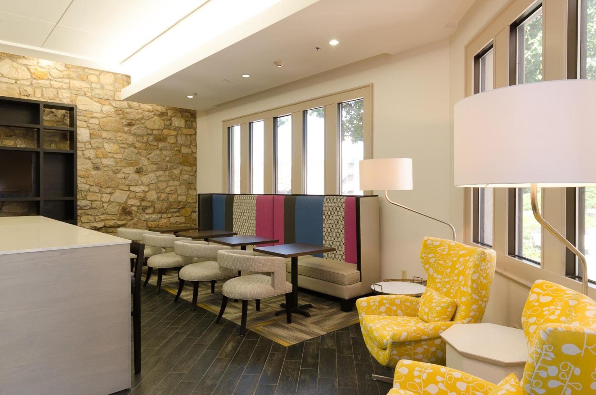 Holiday Inn Express Hickory - Hickory Mart by IHG photo 16